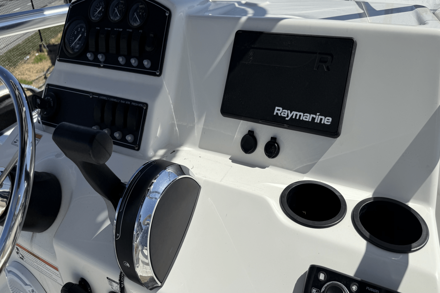 2018 Boston Whaler 21 MONTAUK Image Thumbnail #16