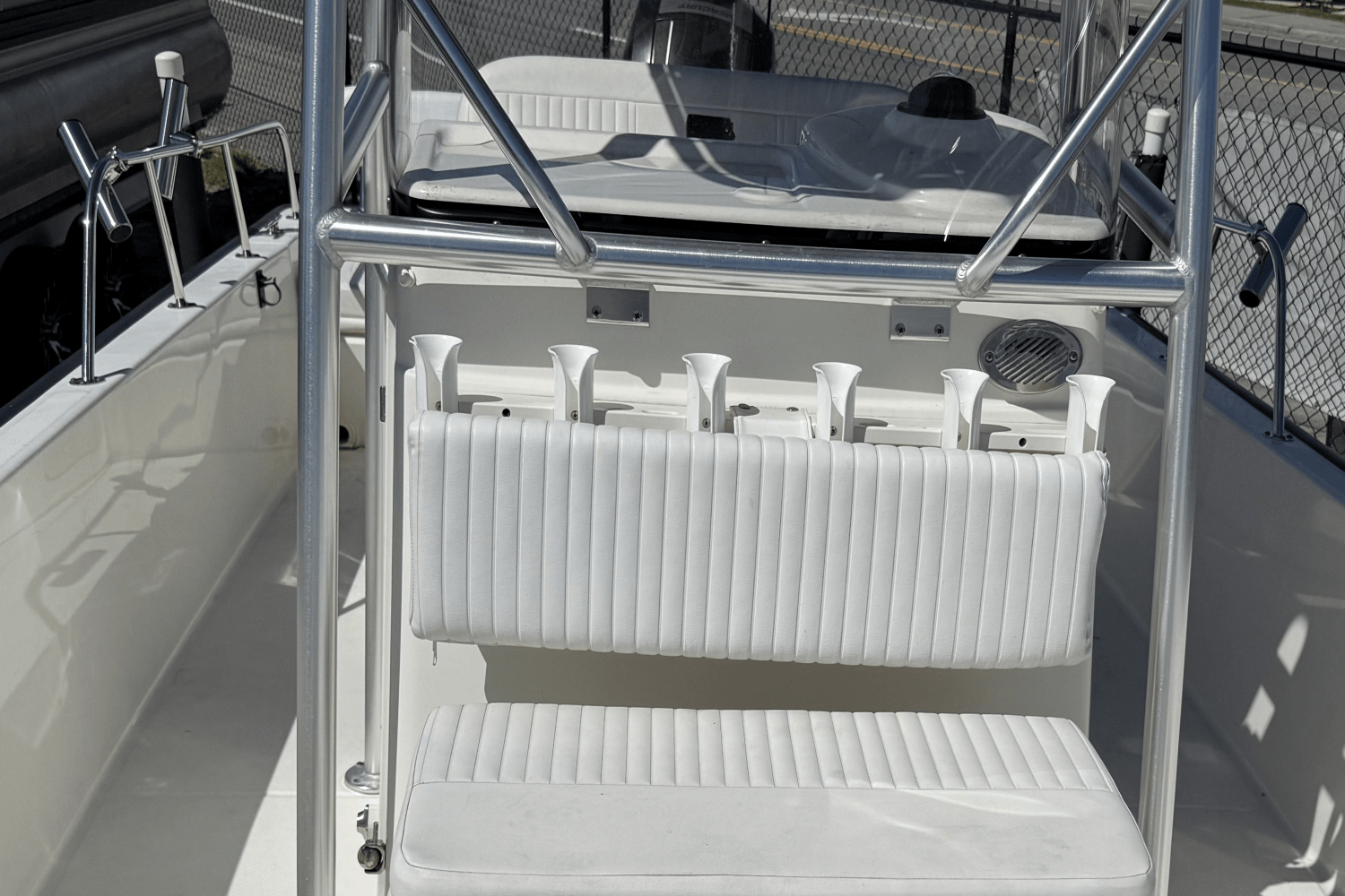 2018 Boston Whaler 21 MONTAUK Image Thumbnail #12