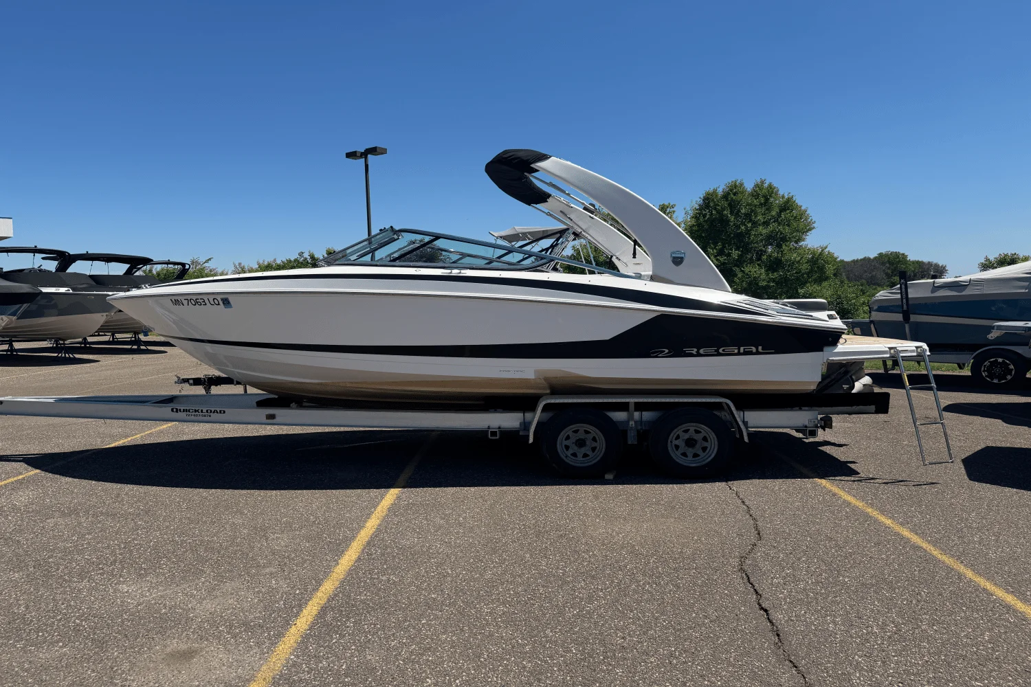 2018 Regal 2300 BOW RIDER Image Thumbnail #2