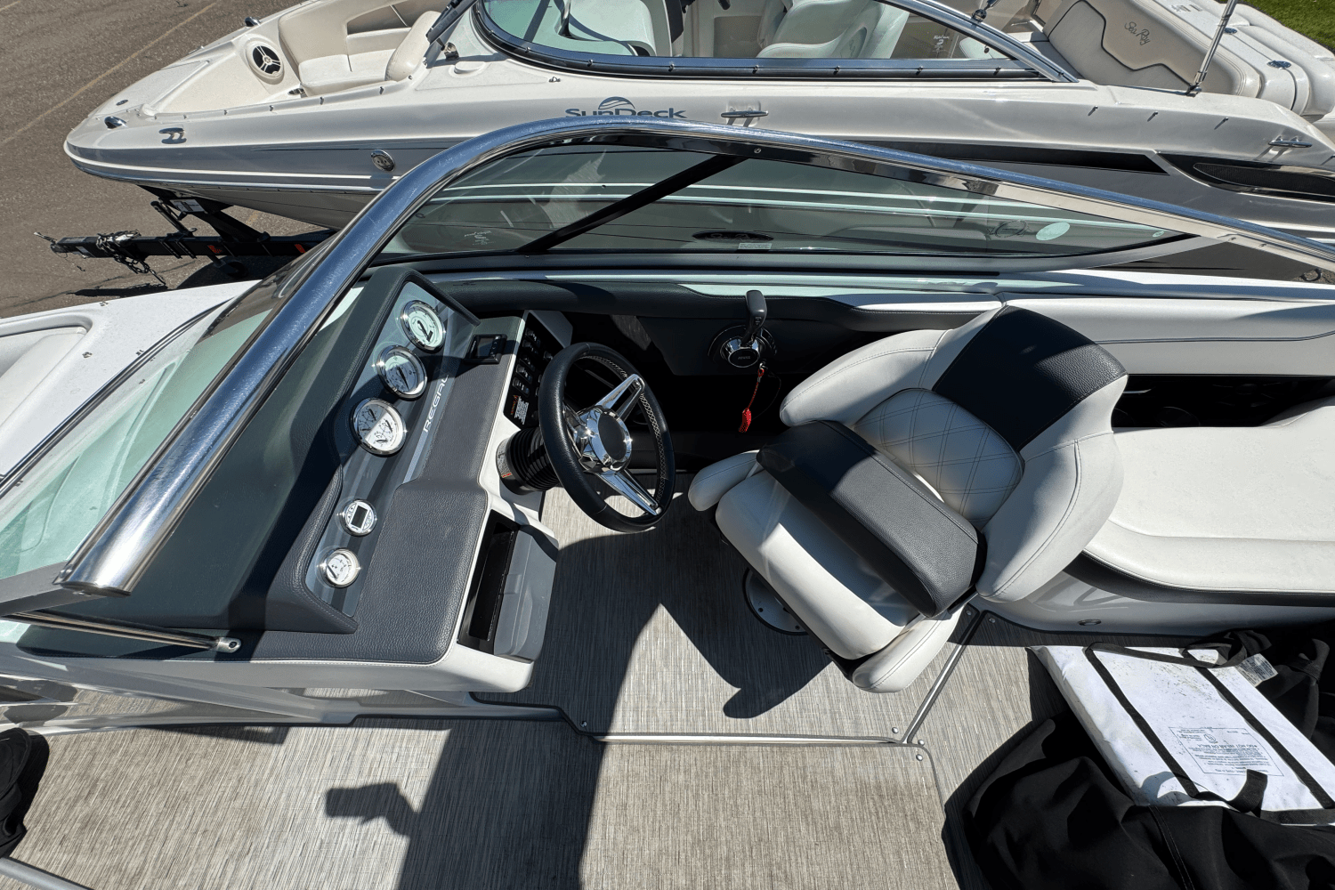 2018 Regal 2300 BOW RIDER Image Thumbnail #18