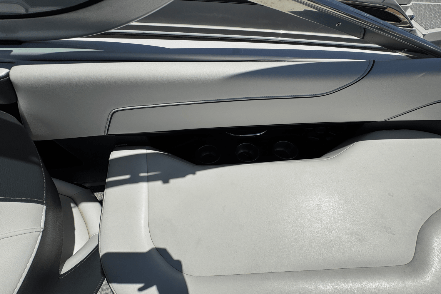 2018 Regal 2300 BOW RIDER Image Thumbnail #22