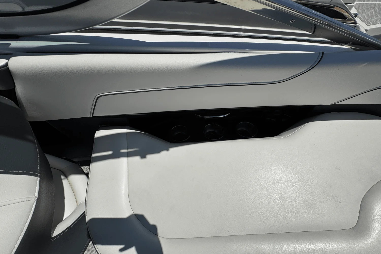 2018 Regal 2300 BOW RIDER Image Thumbnail #22