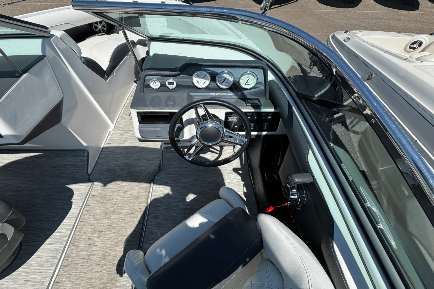 2018 Regal 2300 BOW RIDER Image Thumbnail #19