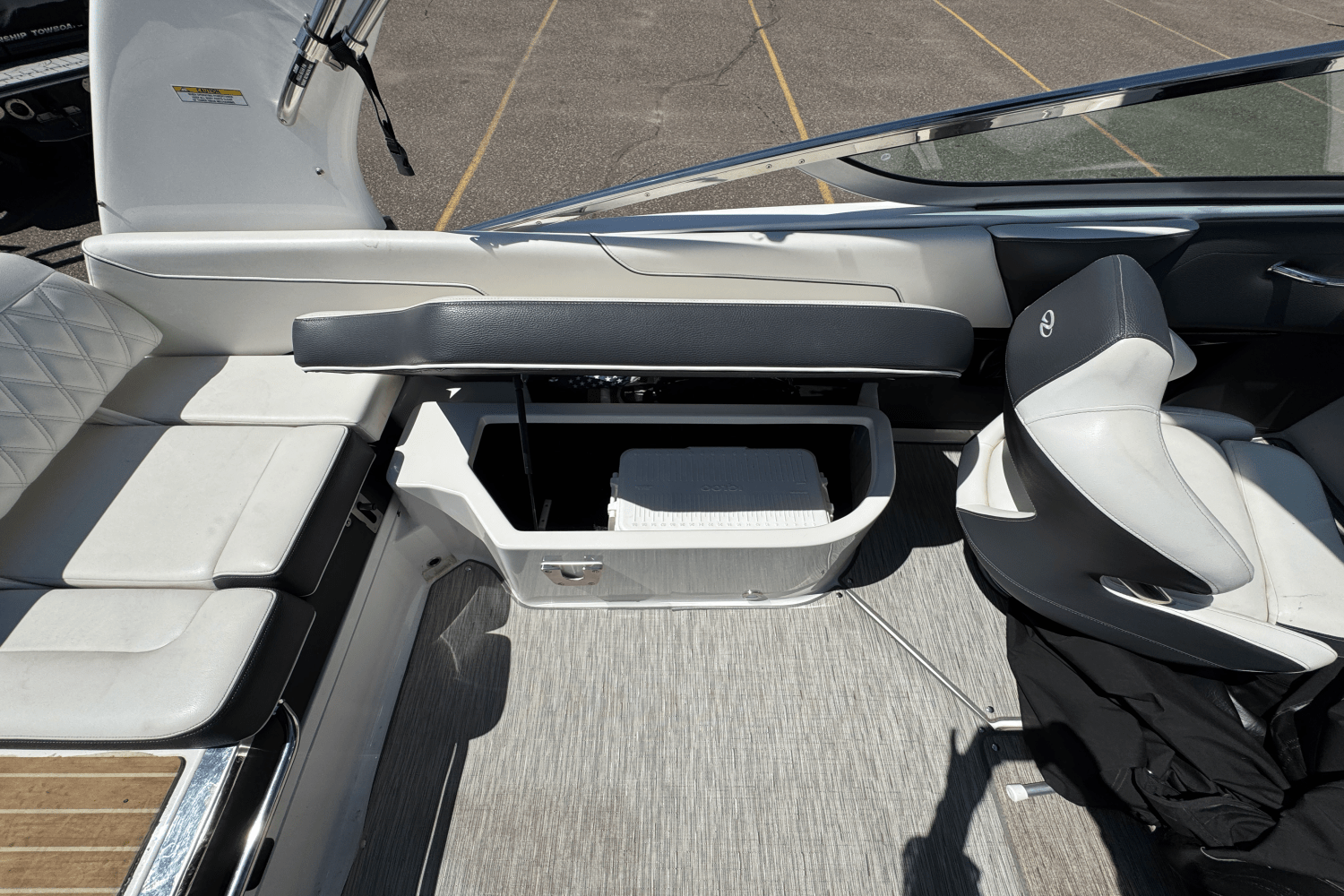 2018 Regal 2300 BOW RIDER Image Thumbnail #11