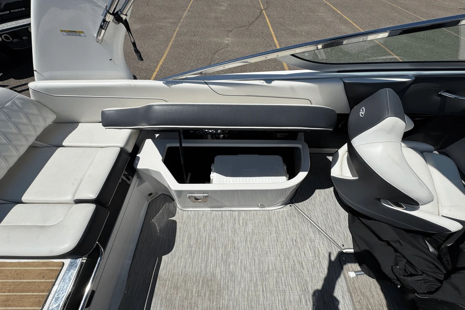 2018 Regal 2300 BOW RIDER Image Thumbnail #11