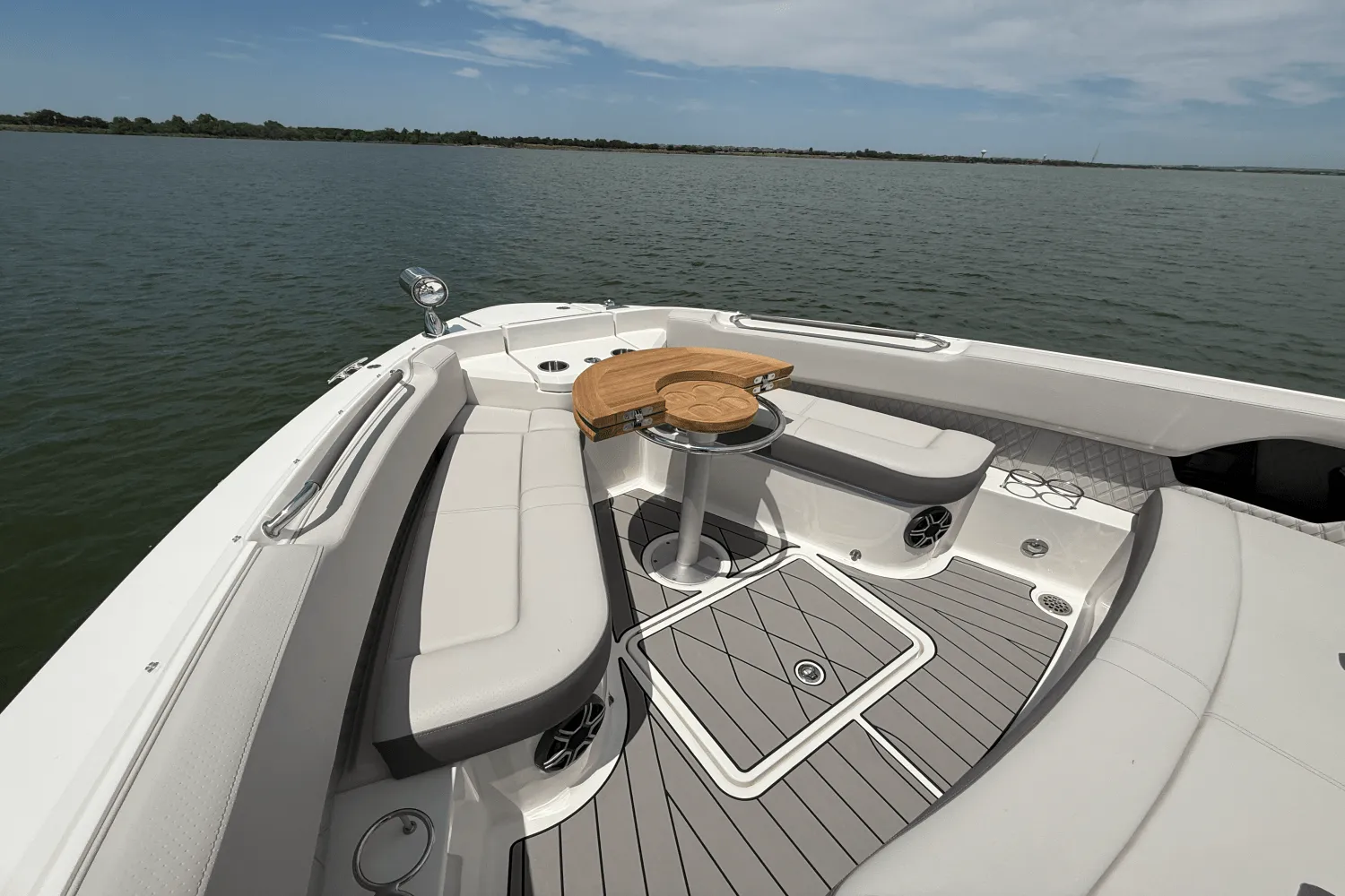 2025 Sea Ray SLX 400 Outboard Image Thumbnail #39
