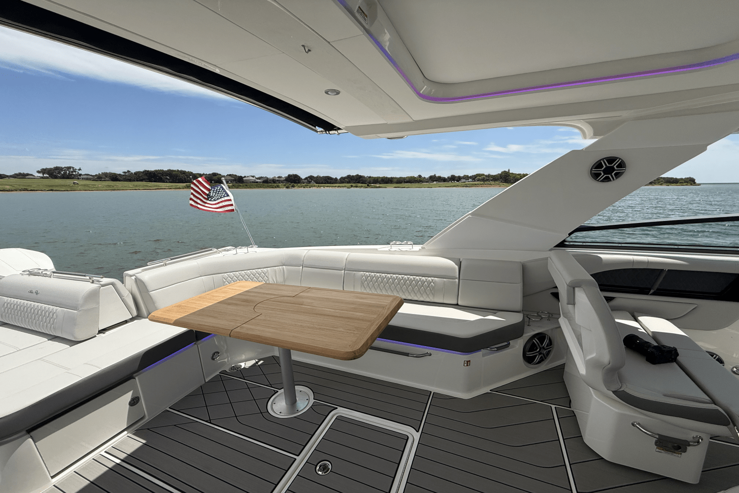2025 Sea Ray SLX 400 Outboard Image Thumbnail #23