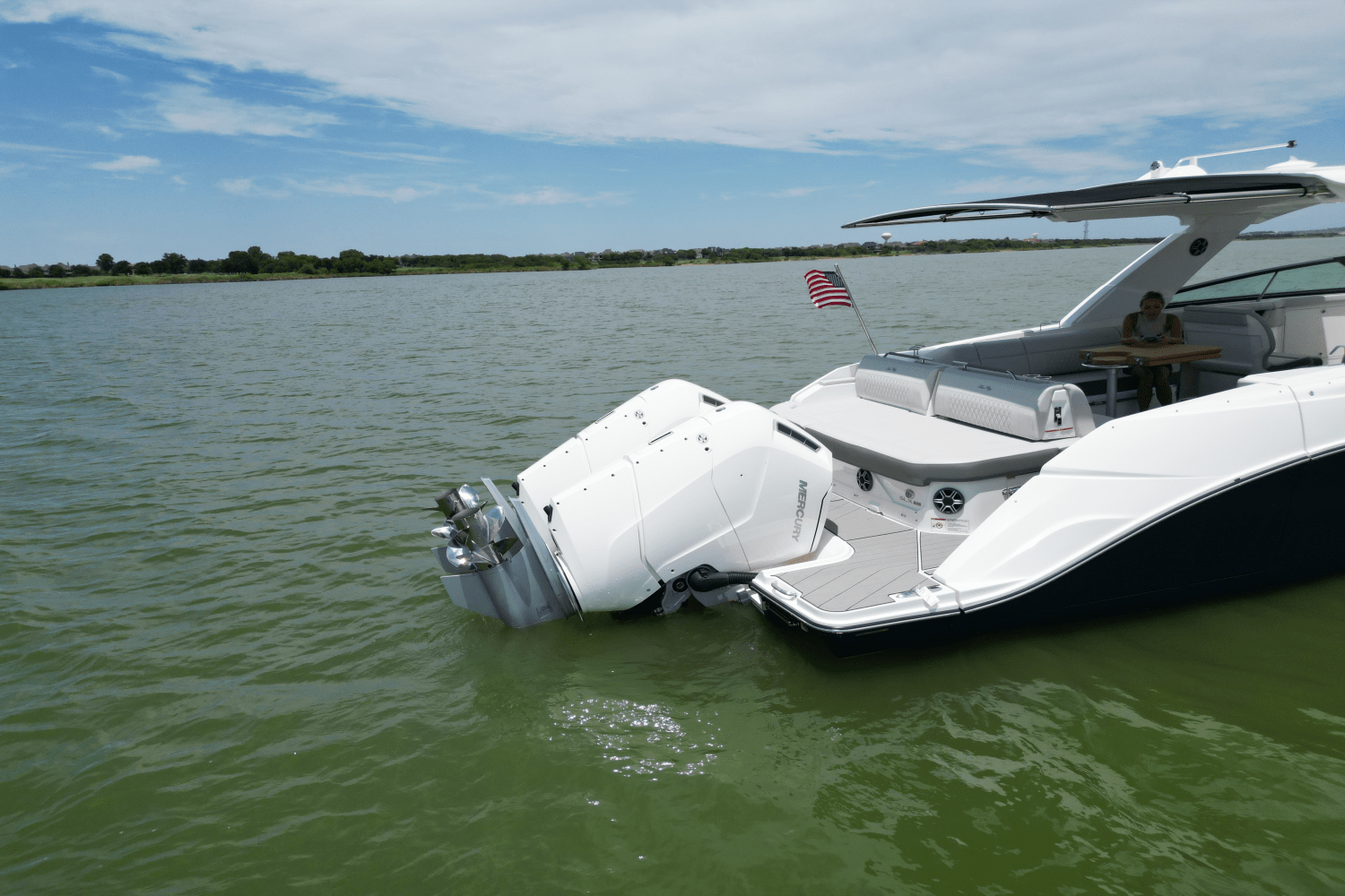 2025 Sea Ray SLX 400 Outboard Image Thumbnail #10