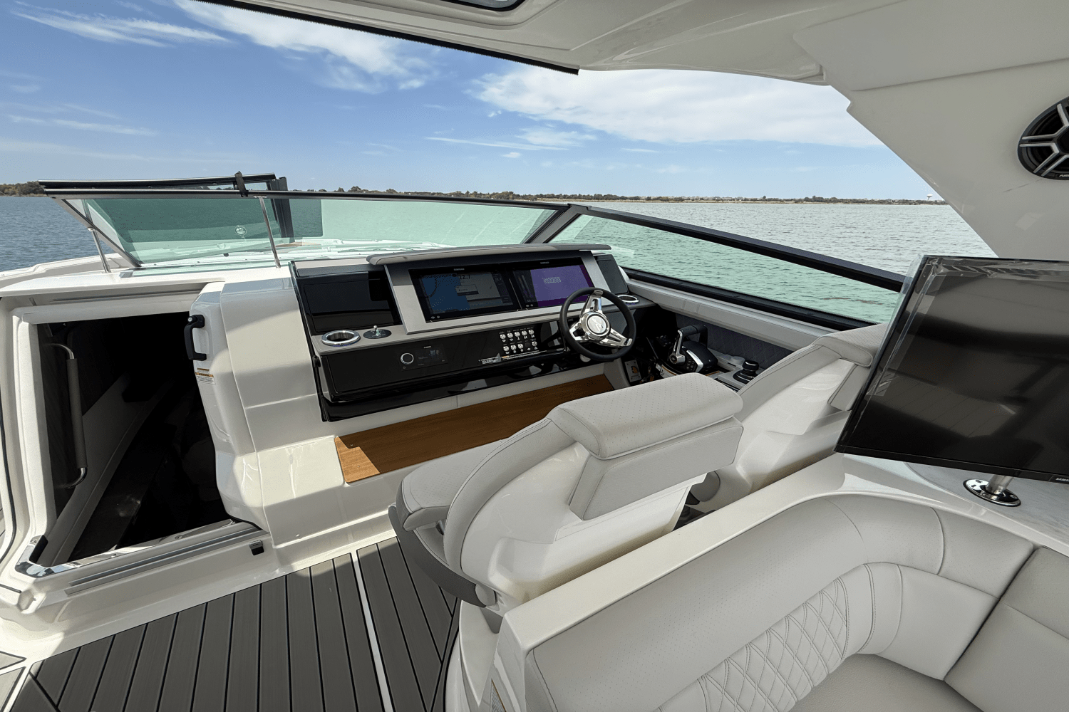 2025 Sea Ray SLX 400 Outboard Image Thumbnail #31