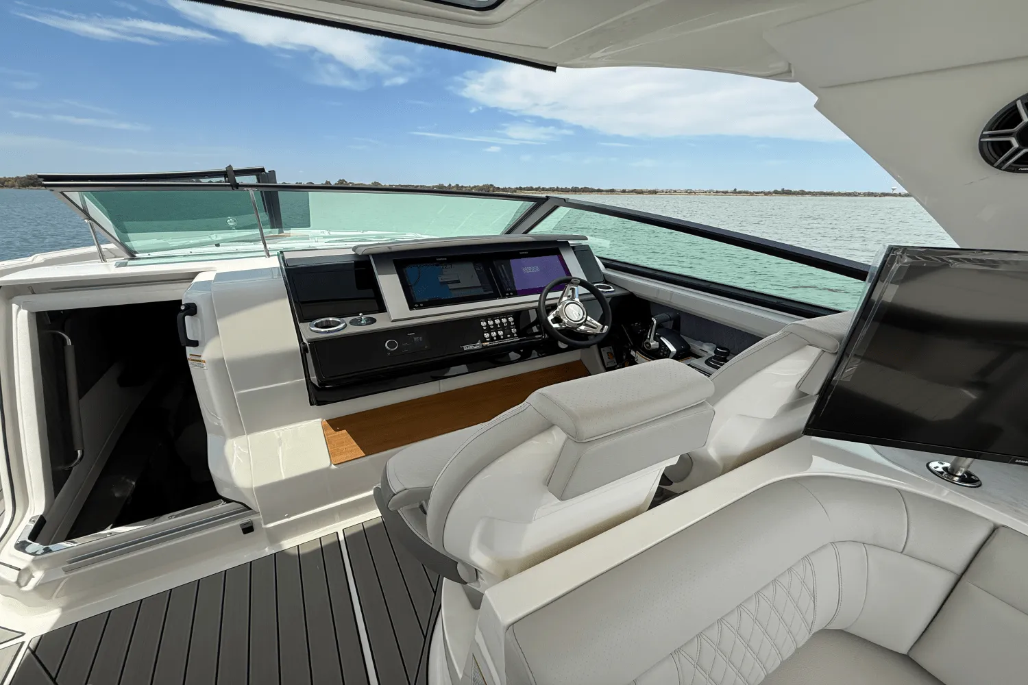 2025 Sea Ray SLX 400 Outboard Image Thumbnail #31
