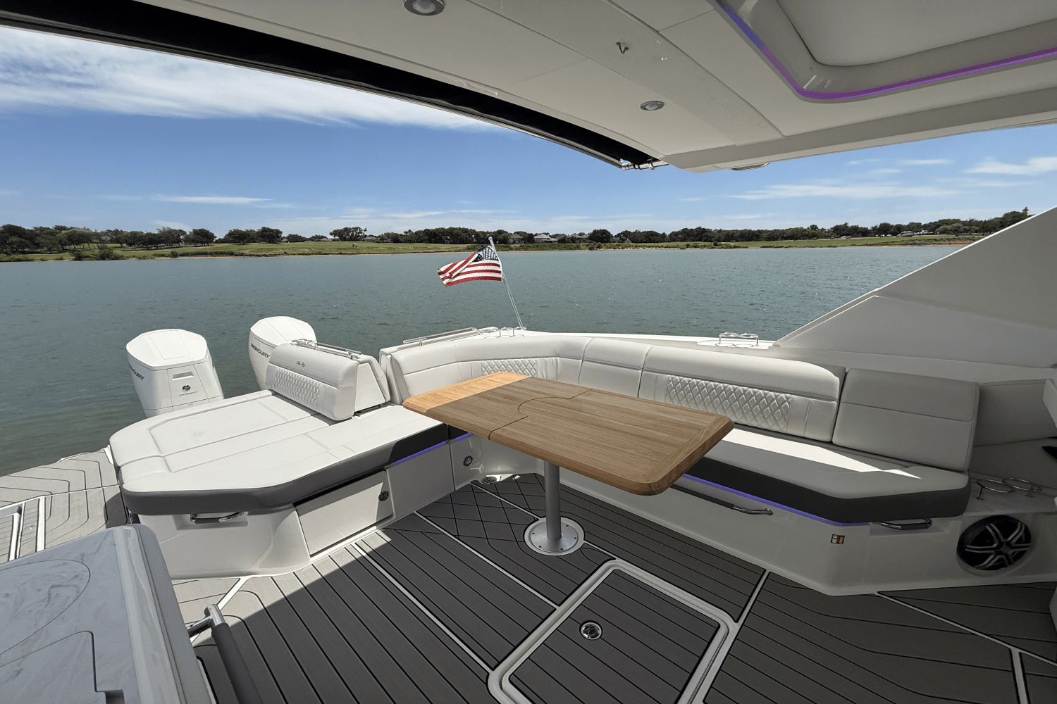 2025 Sea Ray SLX 400 Outboard Image Thumbnail #22
