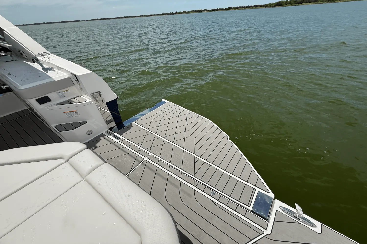 2025 Sea Ray SLX 400 Outboard Image Thumbnail #16
