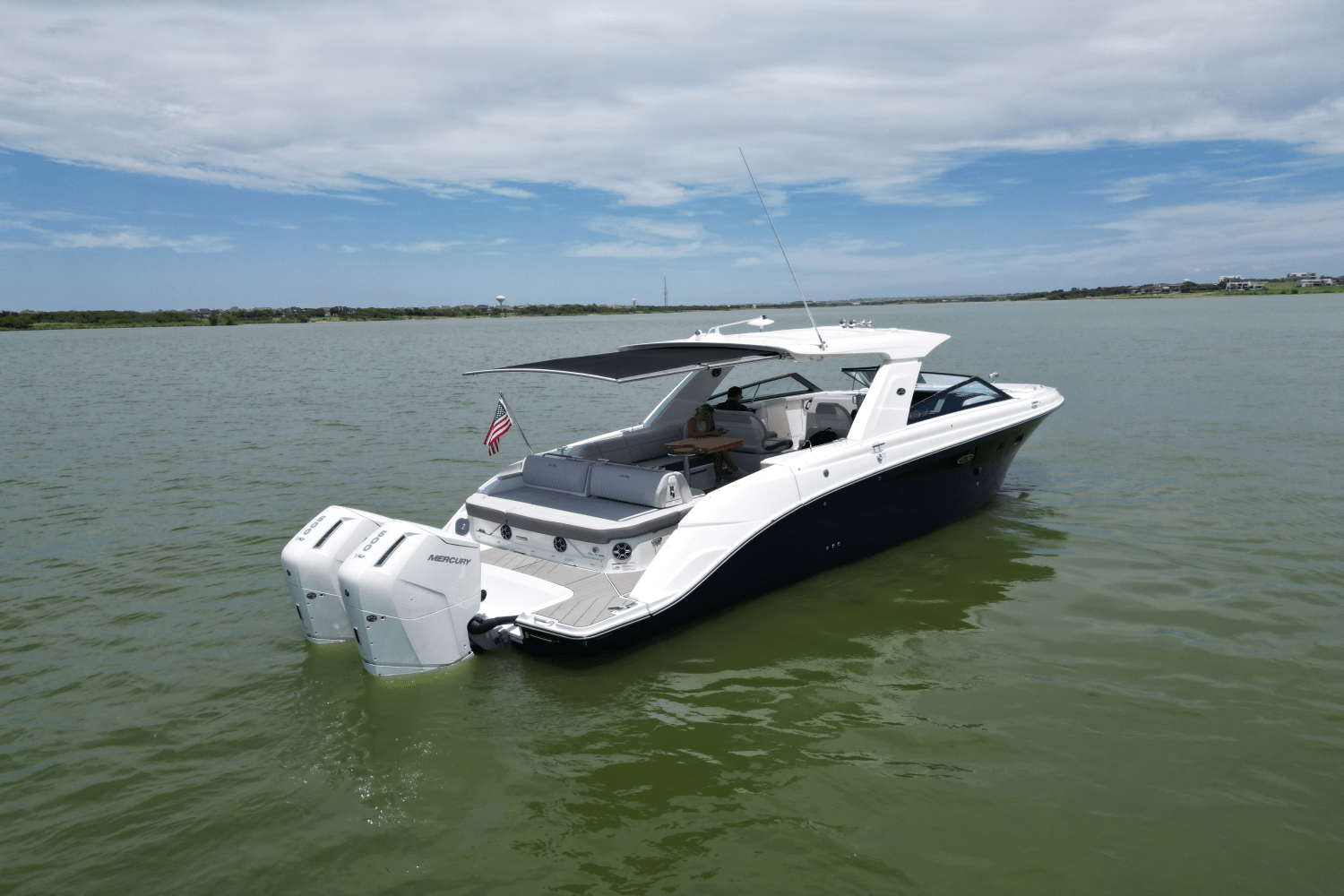 2025 Sea Ray SLX 400 Outboard Image Thumbnail #2