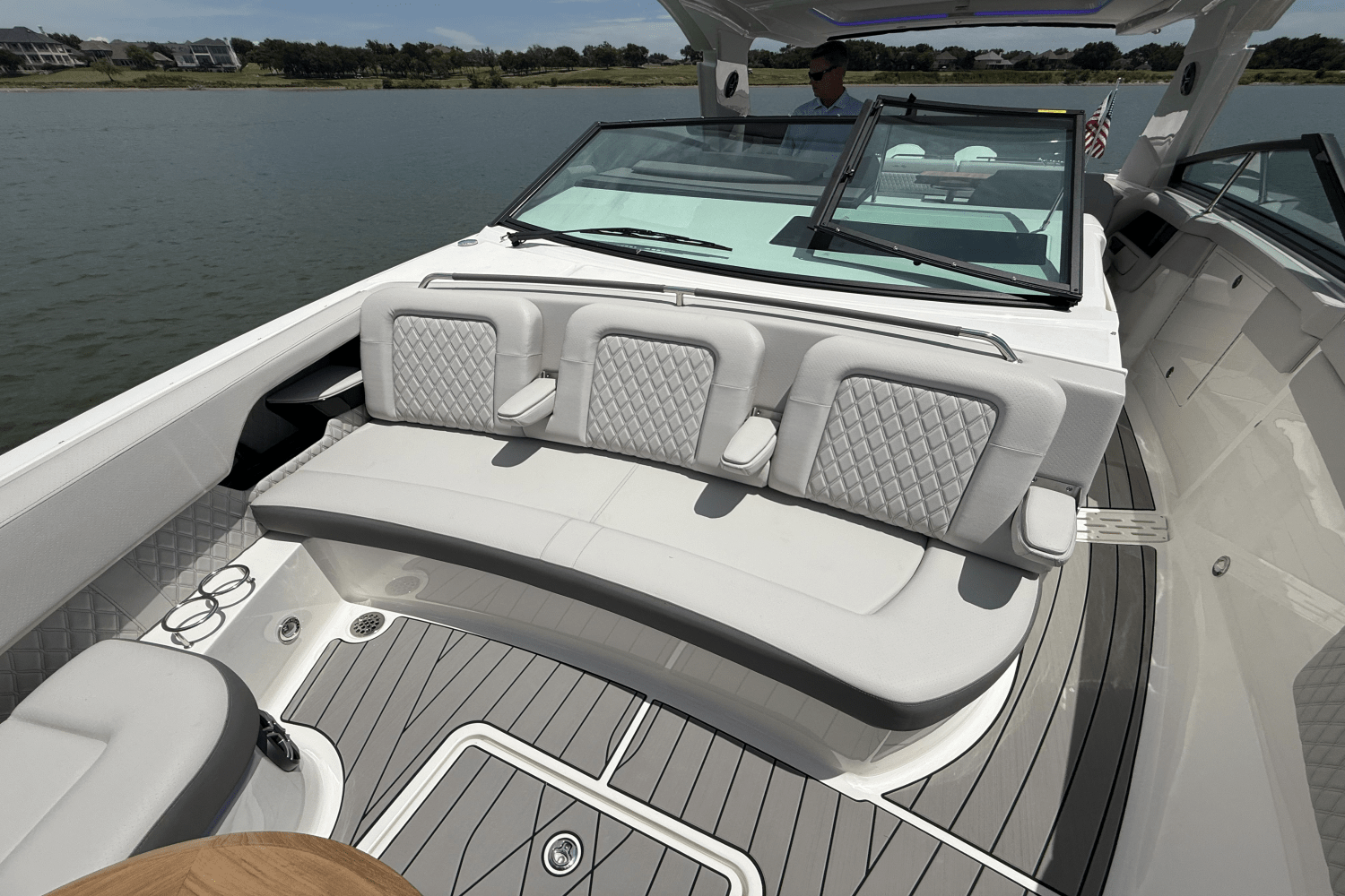 2025 Sea Ray SLX 400 Outboard Image Thumbnail #41
