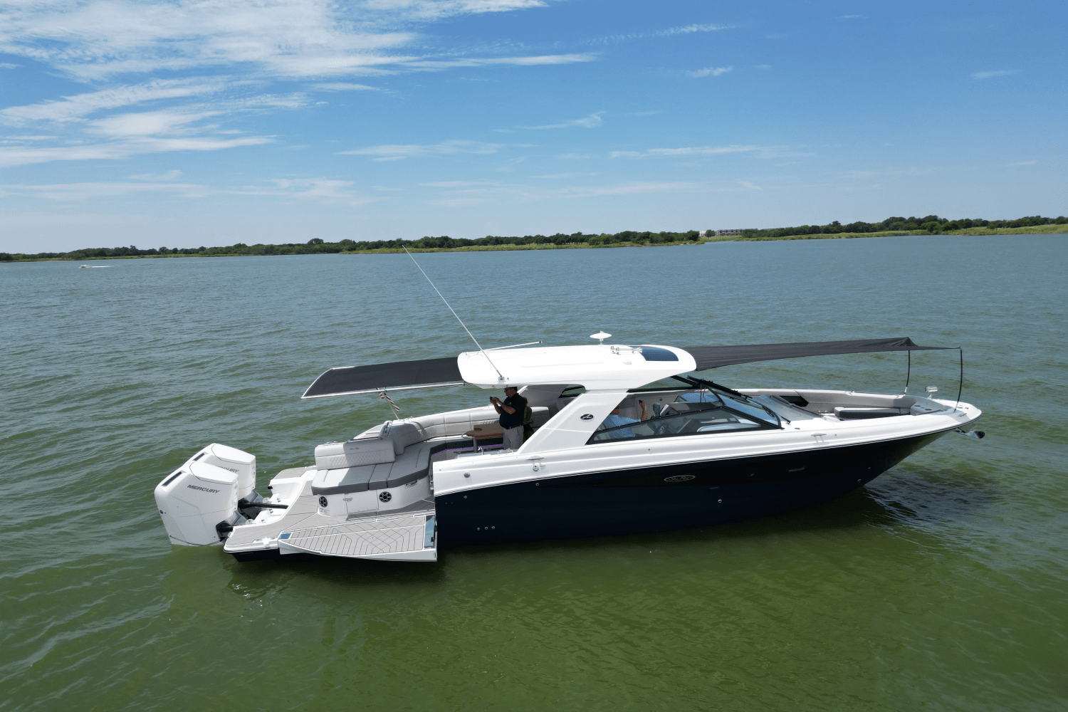2025 Sea Ray SLX 400 Outboard Image Thumbnail #9