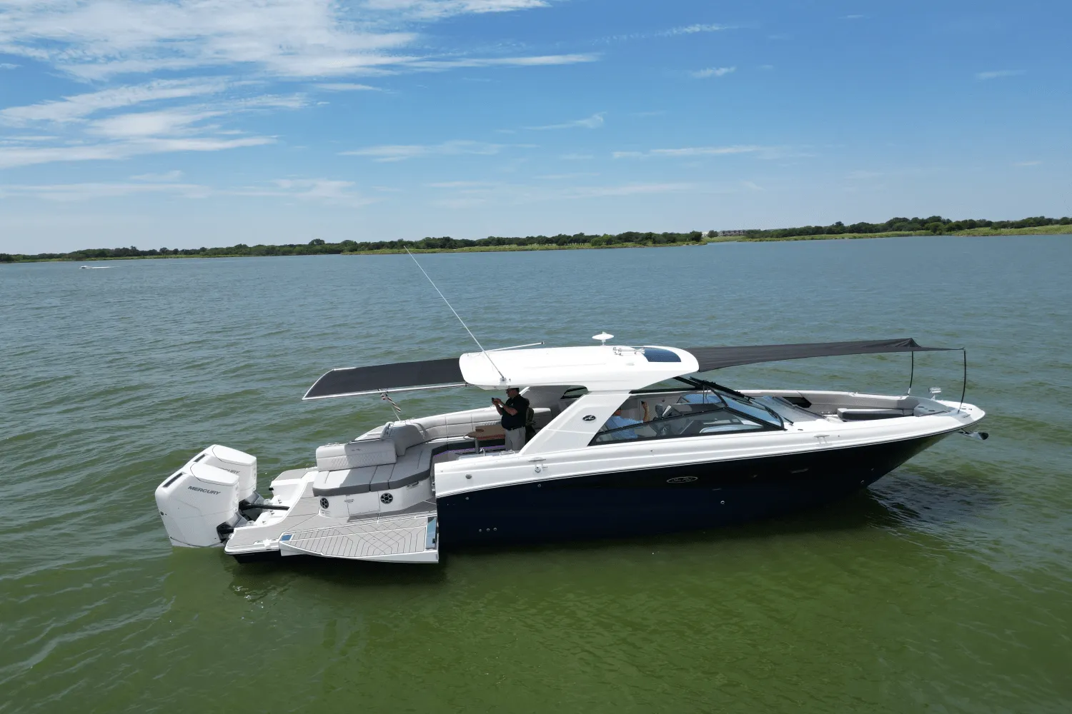2025 Sea Ray SLX 400 Outboard Image Thumbnail #9