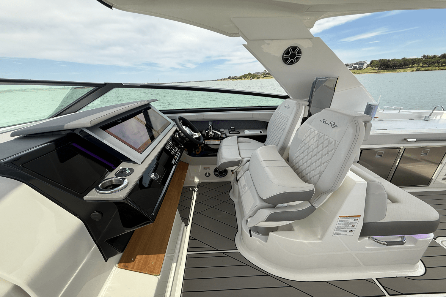 2025 Sea Ray SLX 400 Outboard Image Thumbnail #30