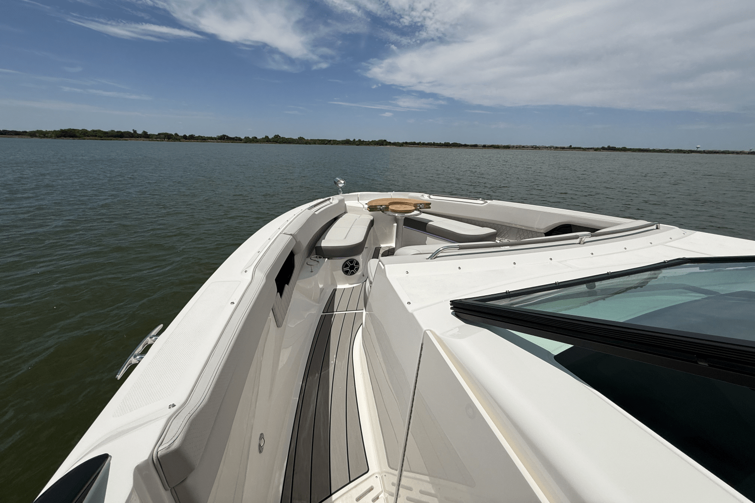 2025 Sea Ray SLX 400 Outboard Image Thumbnail #37