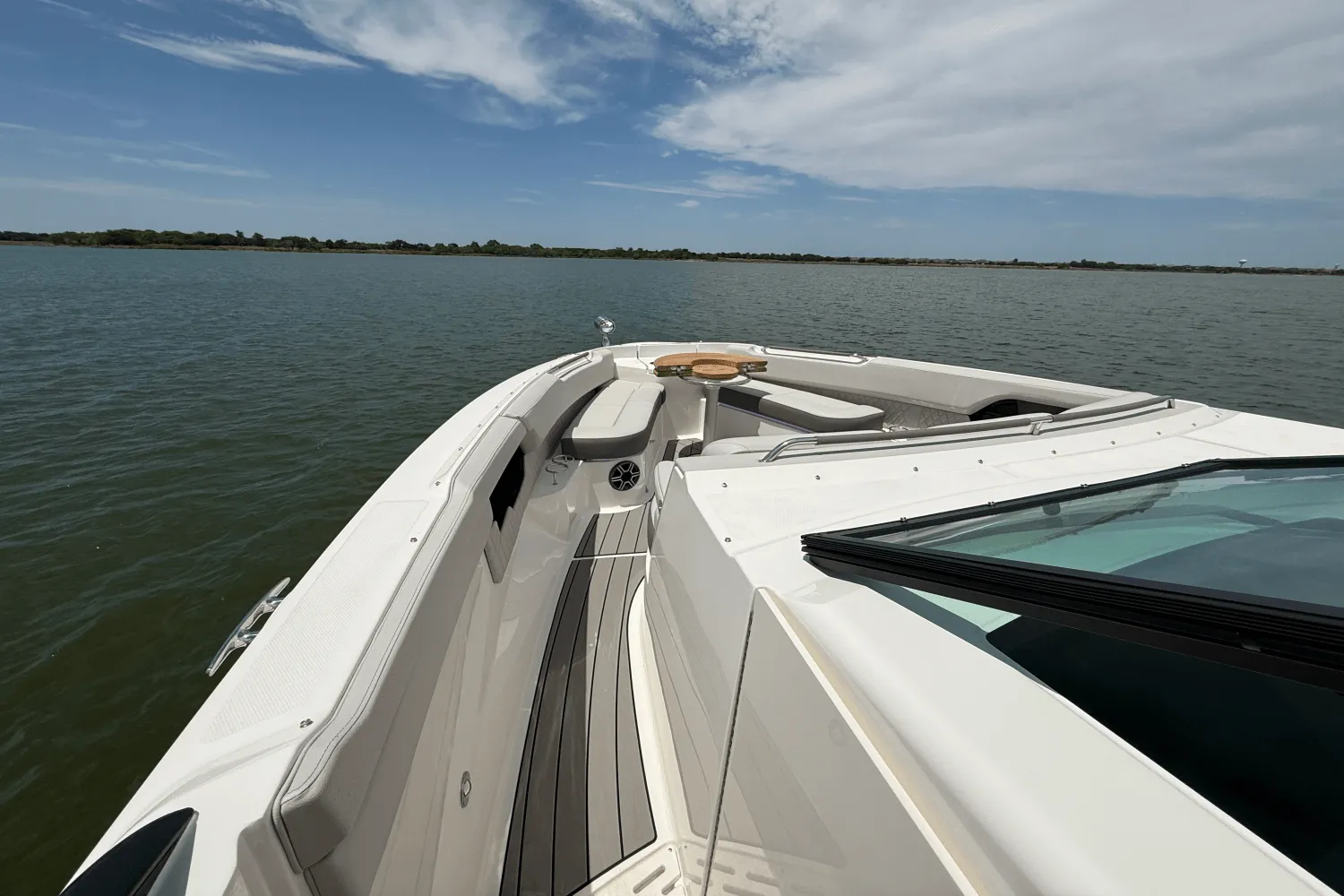 2025 Sea Ray SLX 400 Outboard Image Thumbnail #37