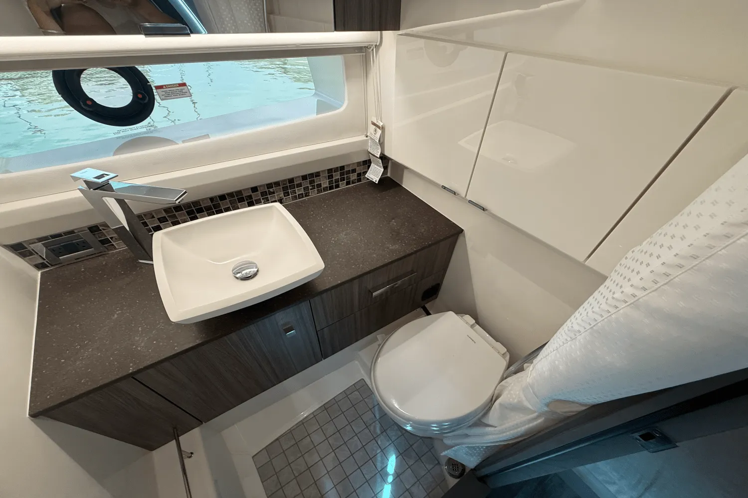 2025 Sea Ray SLX 400 Outboard Image Thumbnail #53