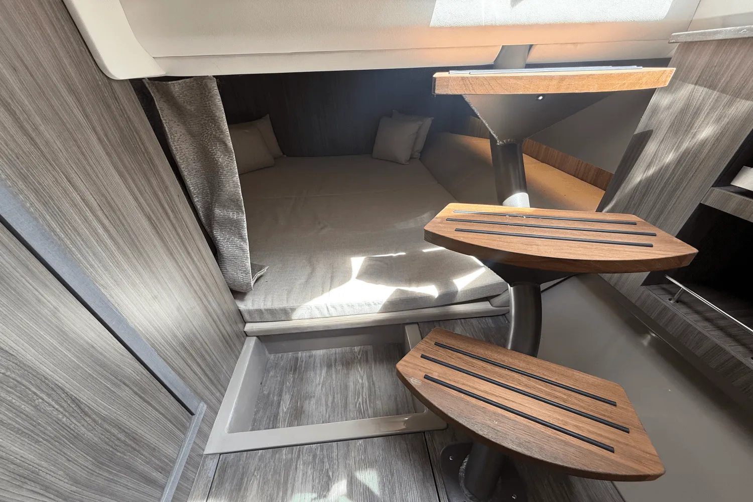 2025 Sea Ray SLX 400 Outboard Image Thumbnail #48