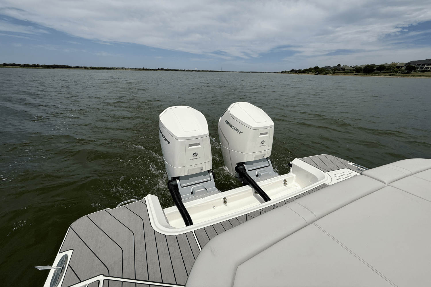 2025 Sea Ray SLX 400 Outboard Image Thumbnail #15
