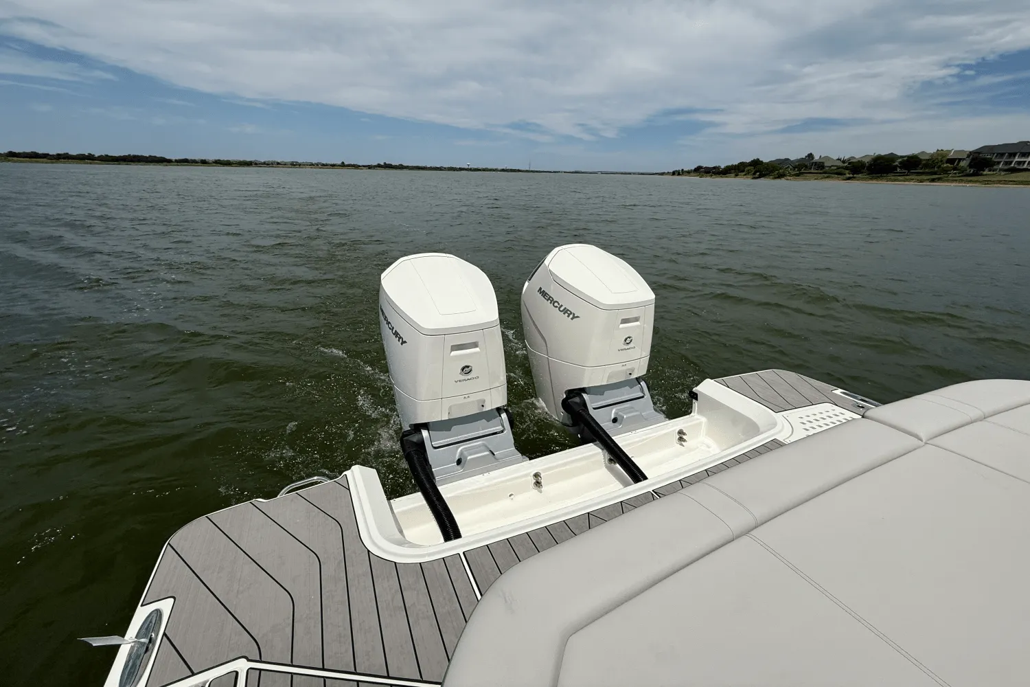 2025 Sea Ray SLX 400 Outboard Image Thumbnail #15