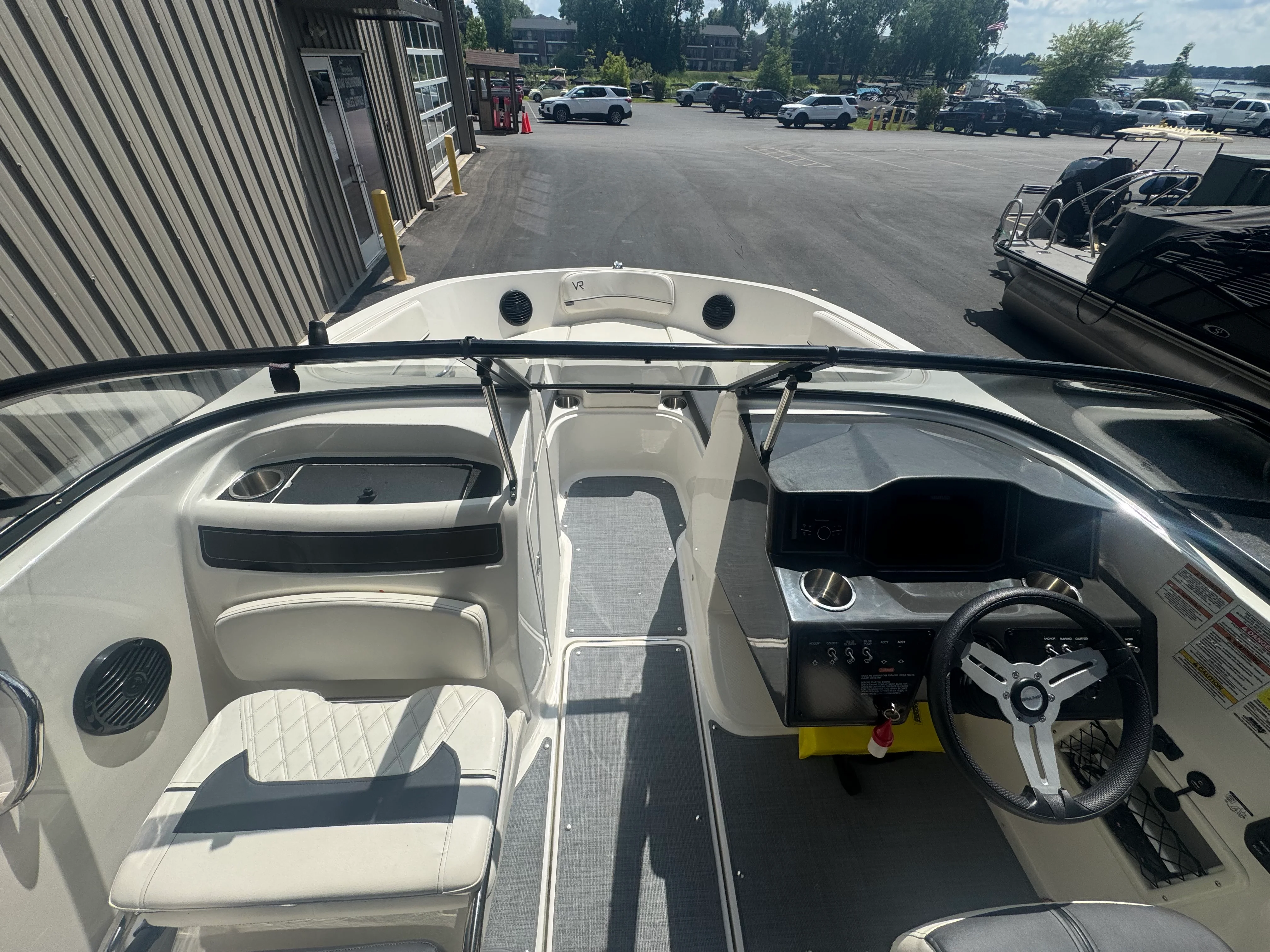 2023 Bayliner VR5 Bowrider I/O Image Thumbnail #8