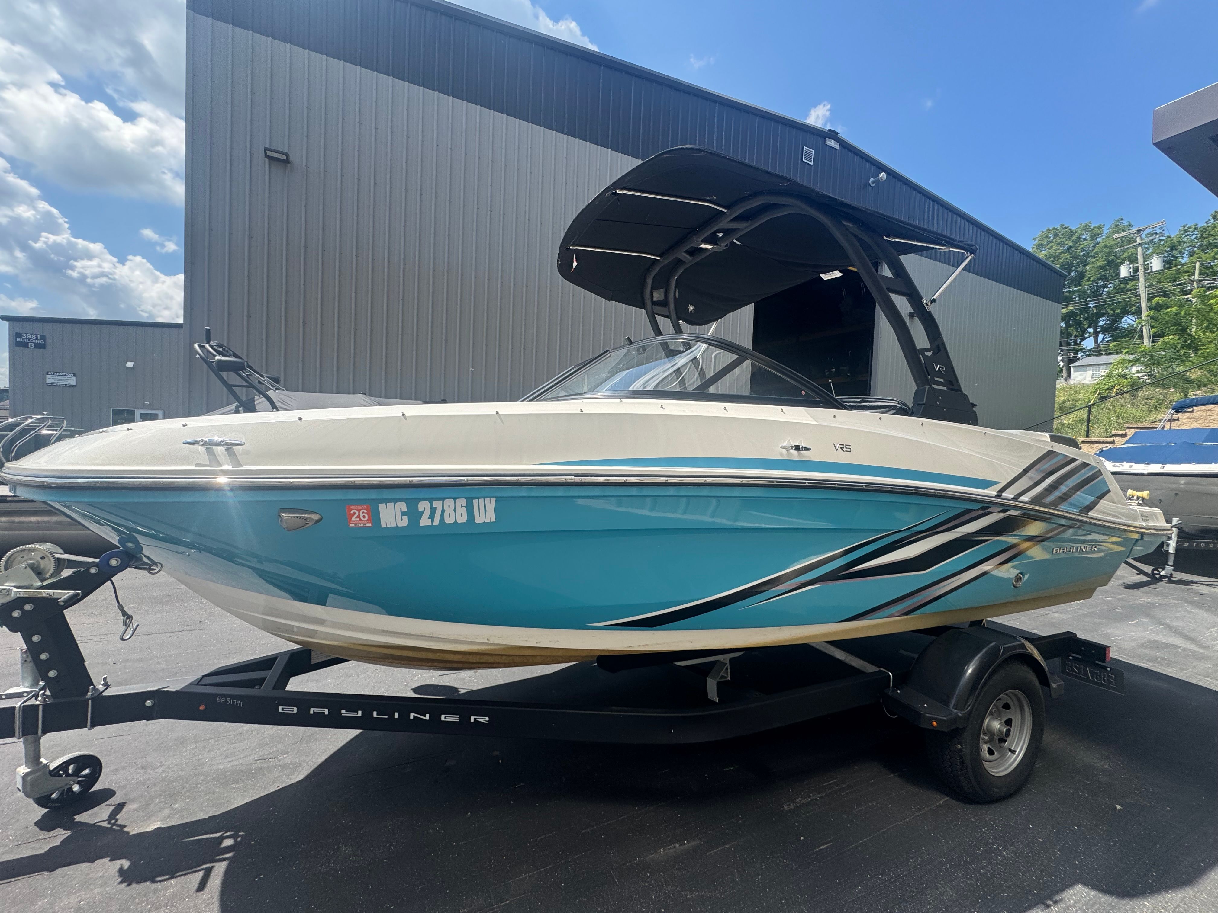 2023 Bayliner VR5 Bowrider I/O Image Thumbnail #3