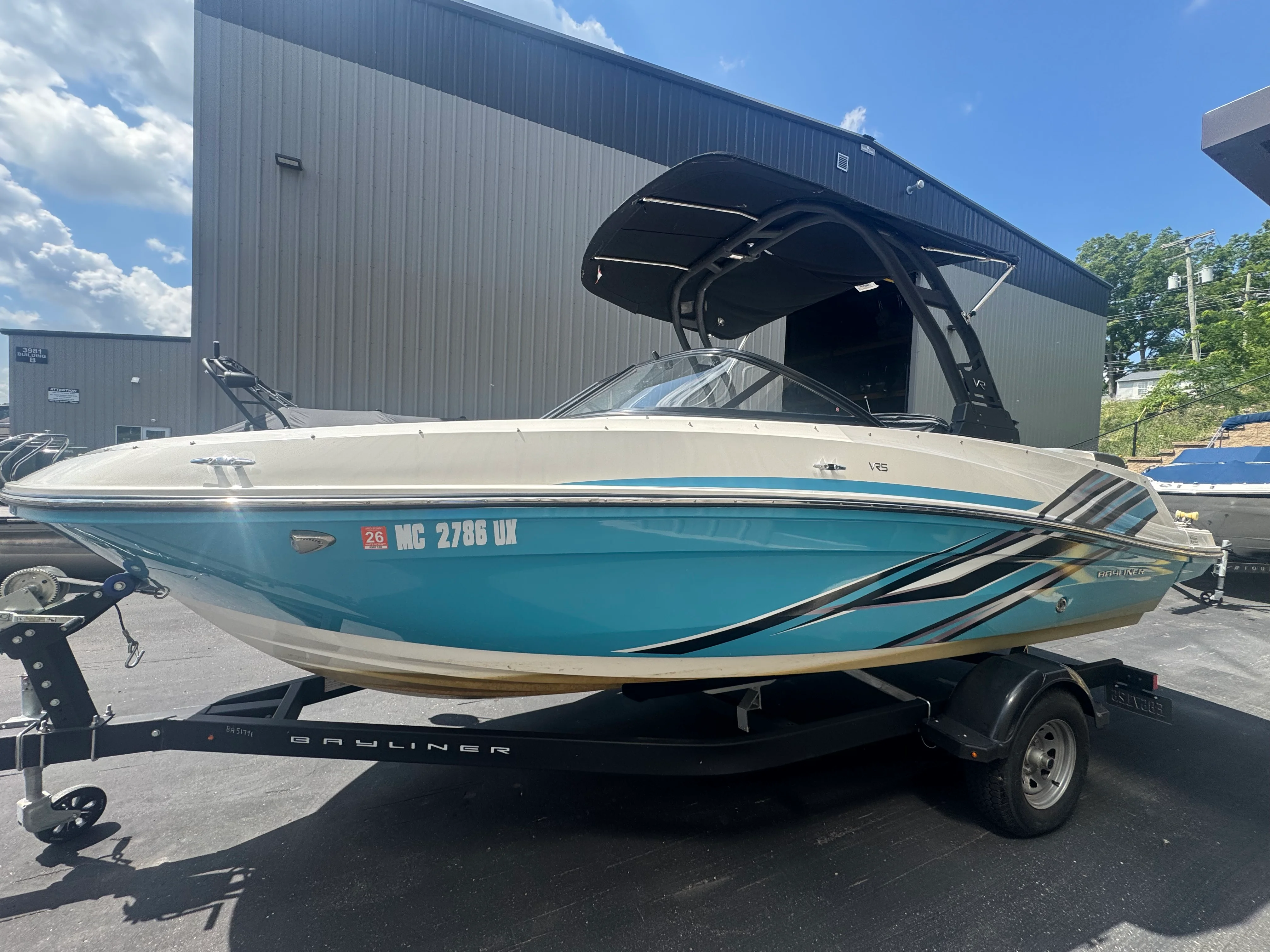 2023 Bayliner VR5 Bowrider I/O Image Thumbnail #3
