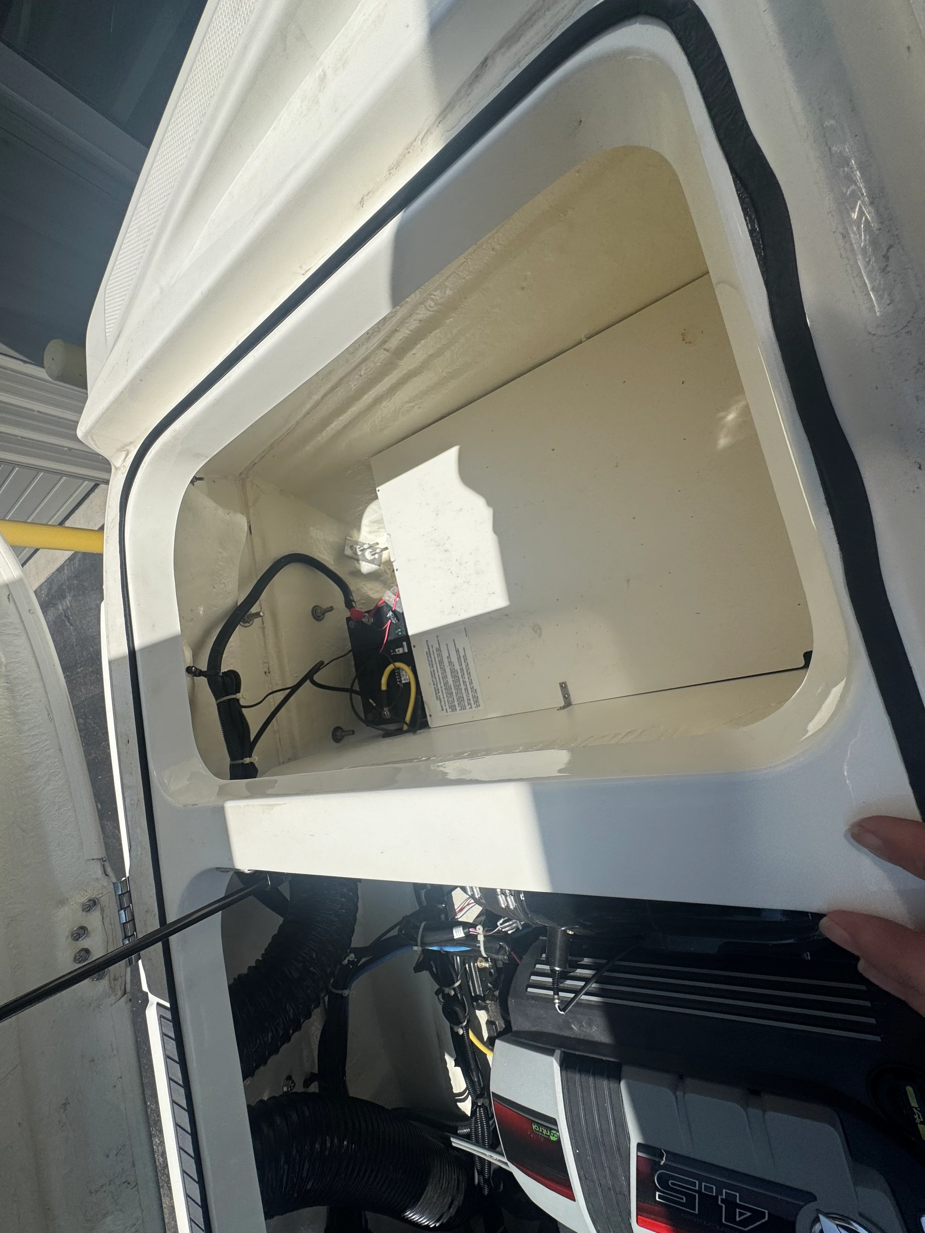 2023 Bayliner VR5 Bowrider I/O Image Thumbnail #12