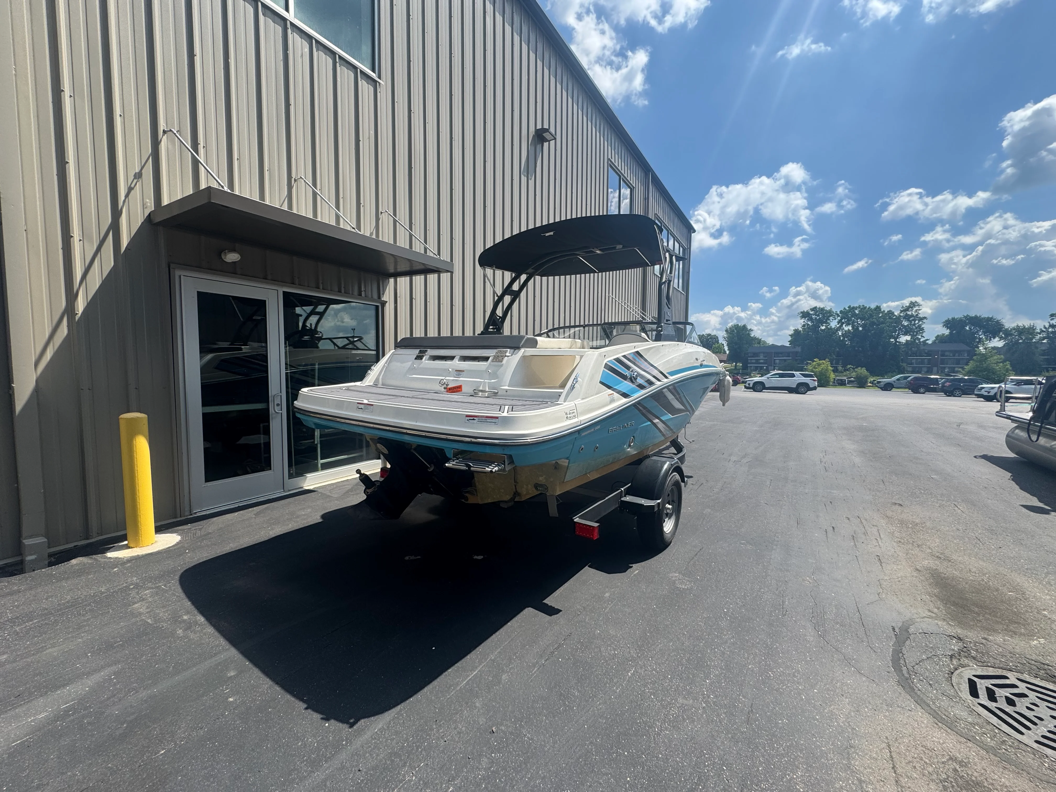 2023 Bayliner VR5 Bowrider I/O Image Thumbnail #1