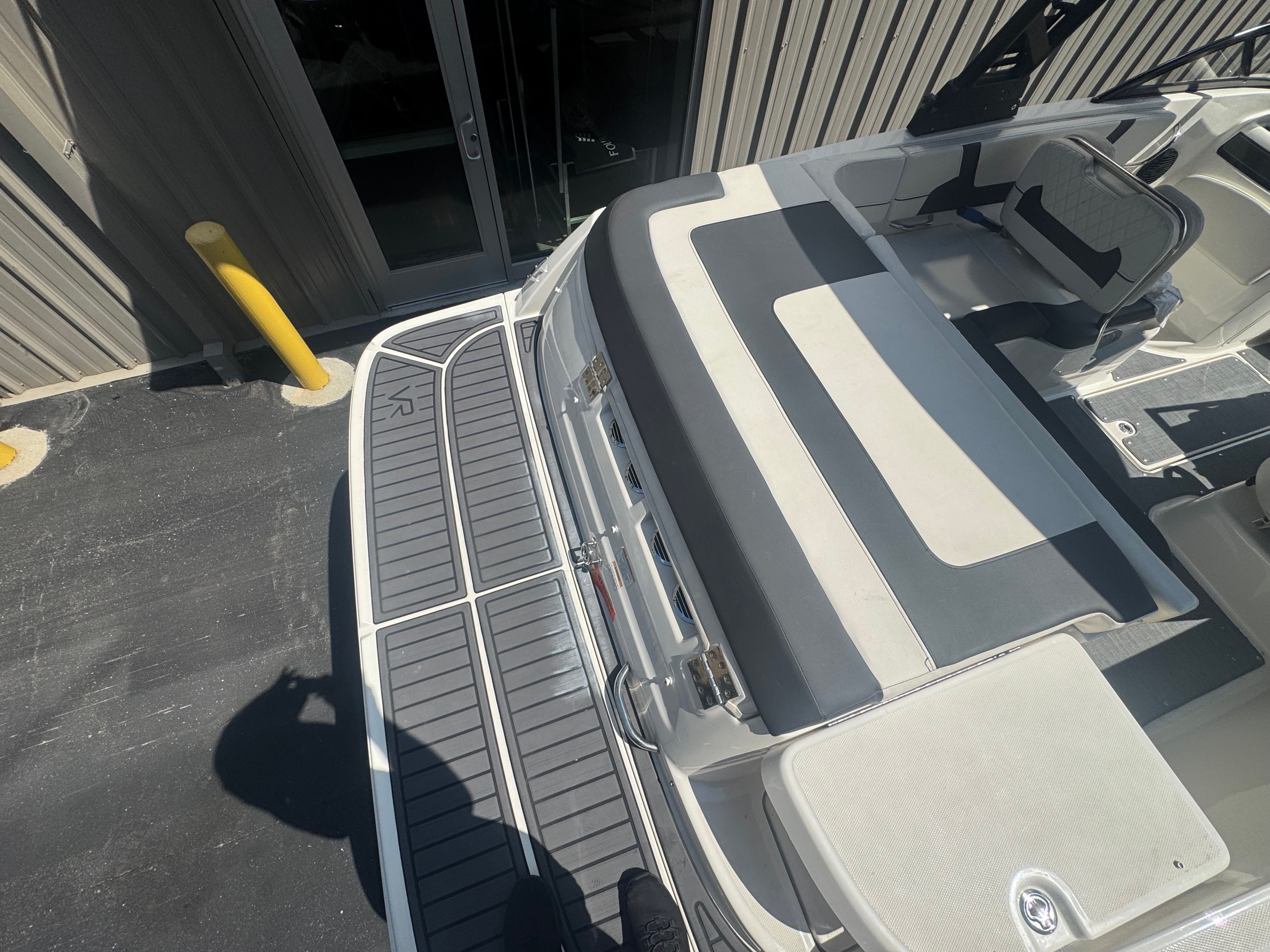 2023 Bayliner VR5 Bowrider I/O Image Thumbnail #13