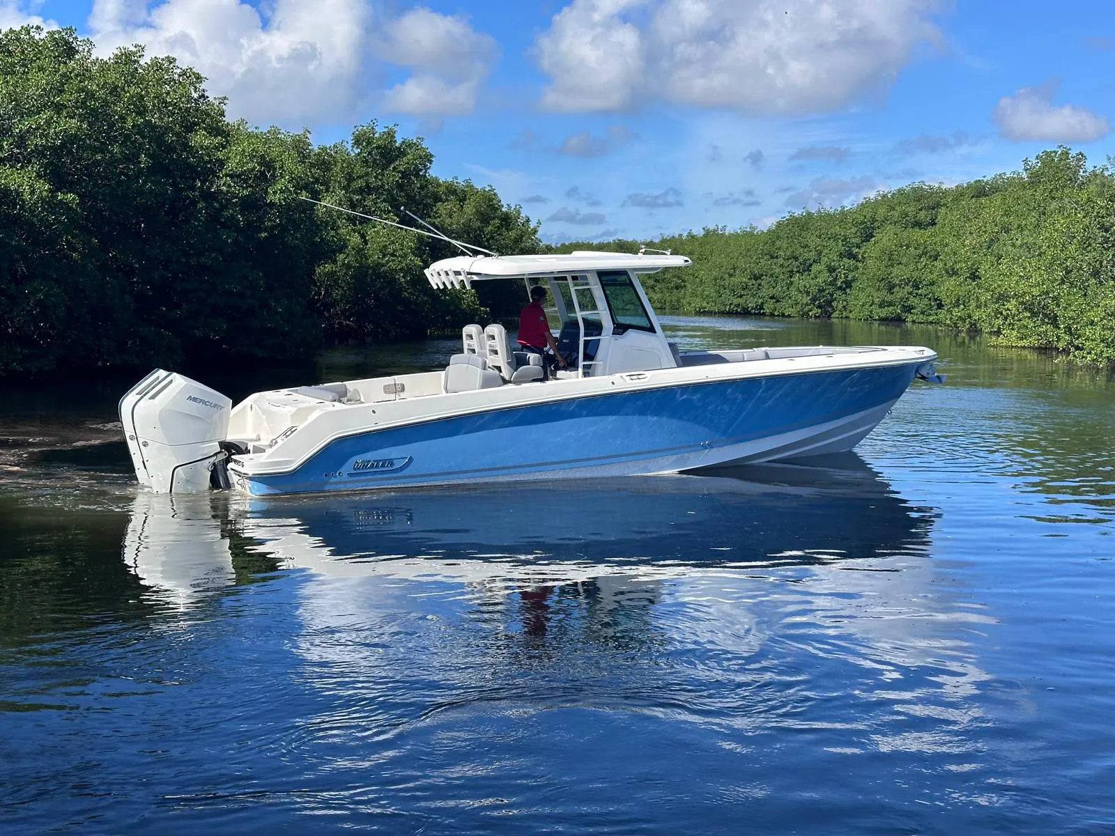 2026 Boston Whaler 330 Outrage Image Thumbnail #9