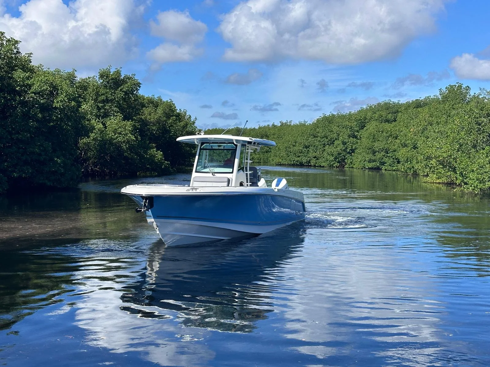 2026 Boston Whaler 330 Outrage Image Thumbnail #3