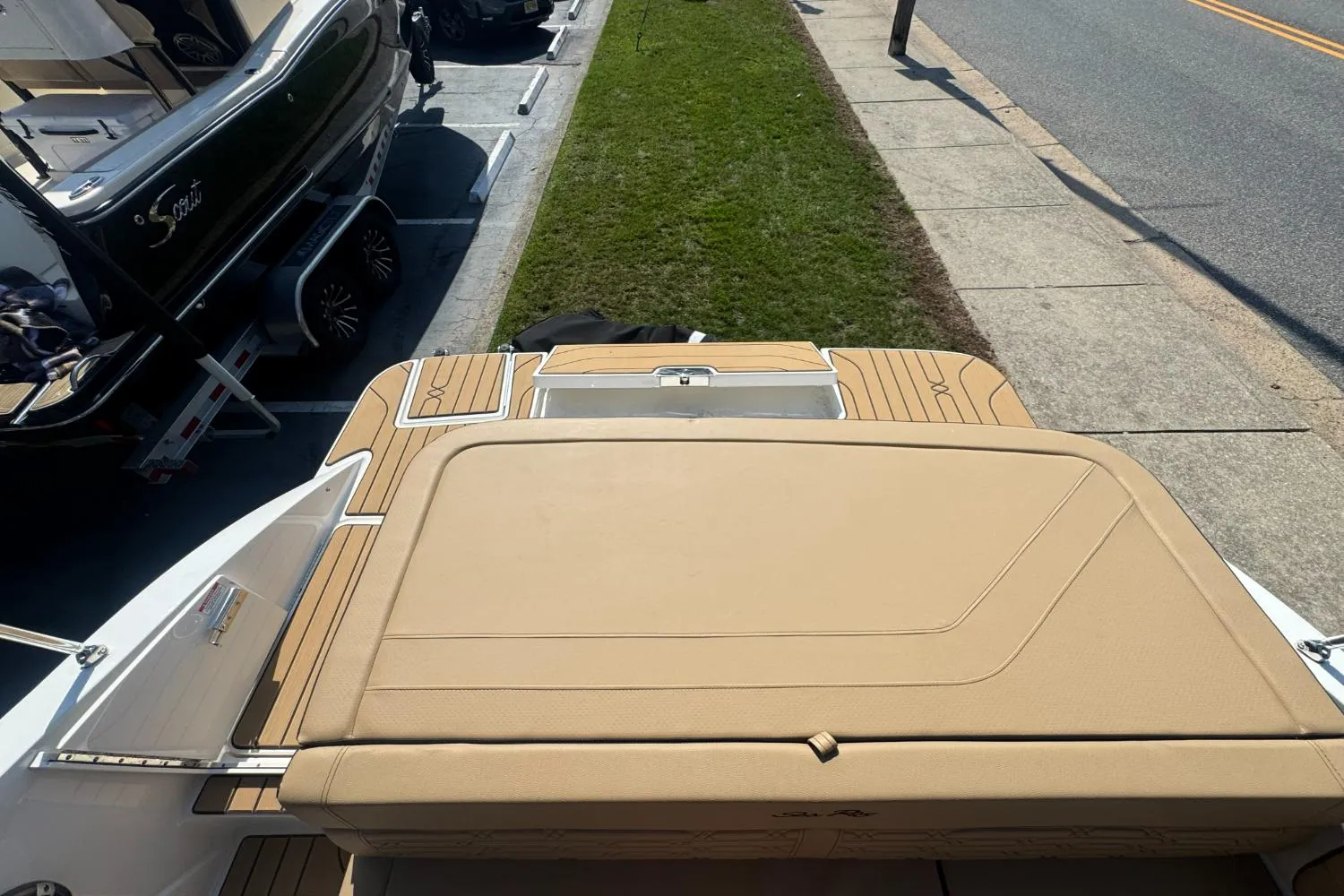 2025 Sea Ray SPX 190 Image Thumbnail #4
