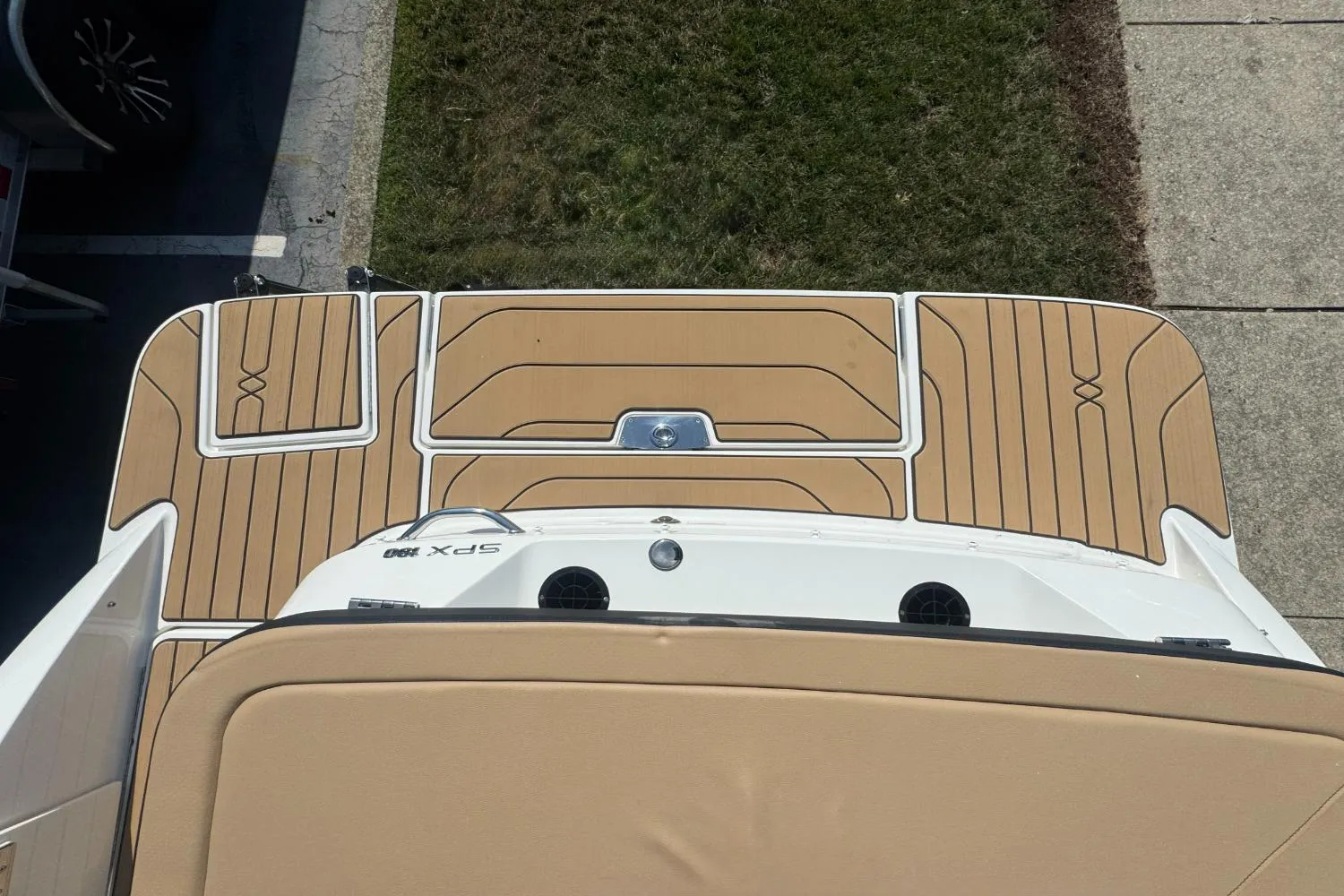 2025 Sea Ray SPX 190 Image Thumbnail #3