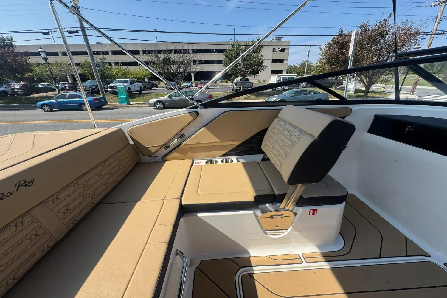 2025 Sea Ray SPX 190 Image Thumbnail #9