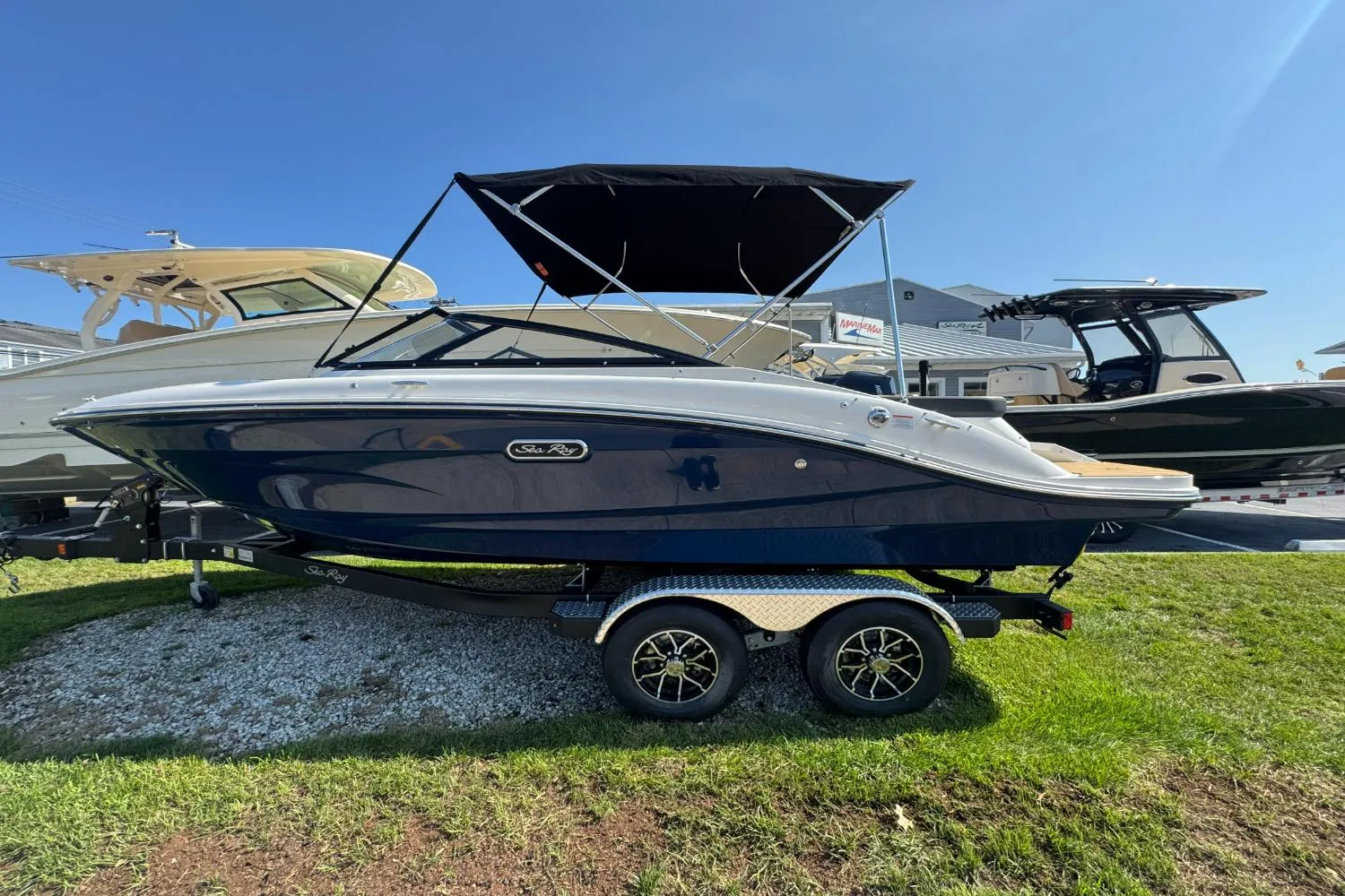 2025 Sea Ray SPX 190 Image Thumbnail #2