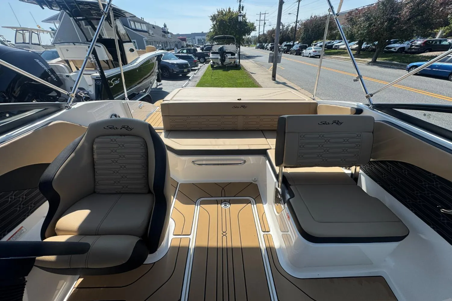 2025 Sea Ray SPX 190 Image Thumbnail #11