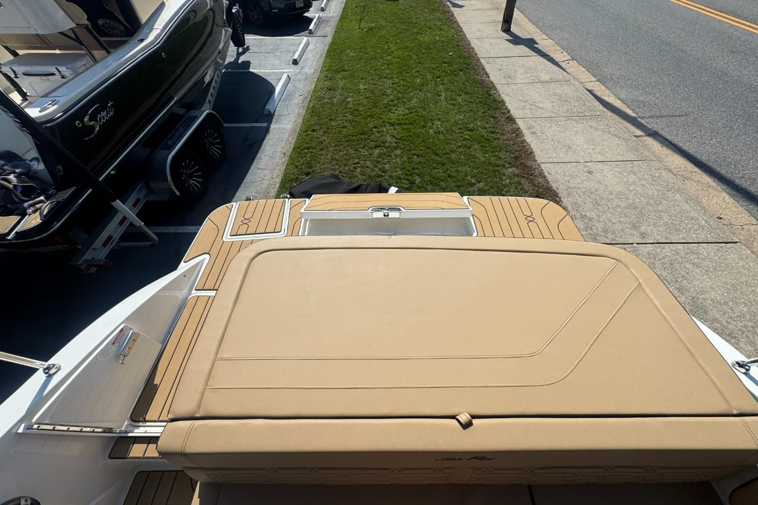 2025 Sea Ray SPX 190 Image Thumbnail #4