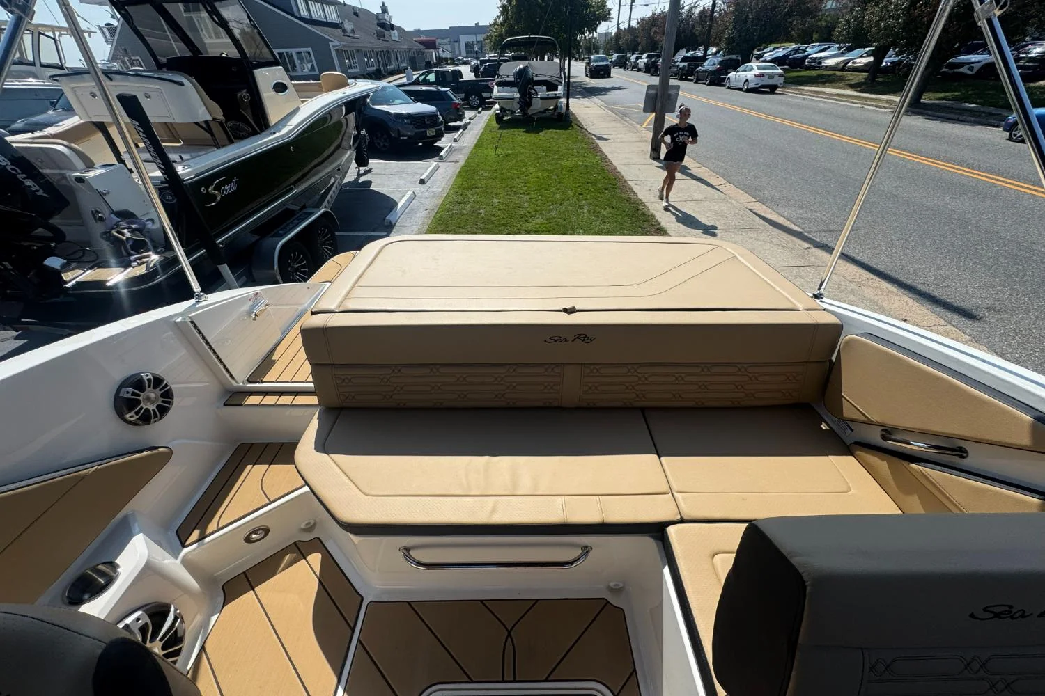 2025 Sea Ray SPX 190 Image Thumbnail #6