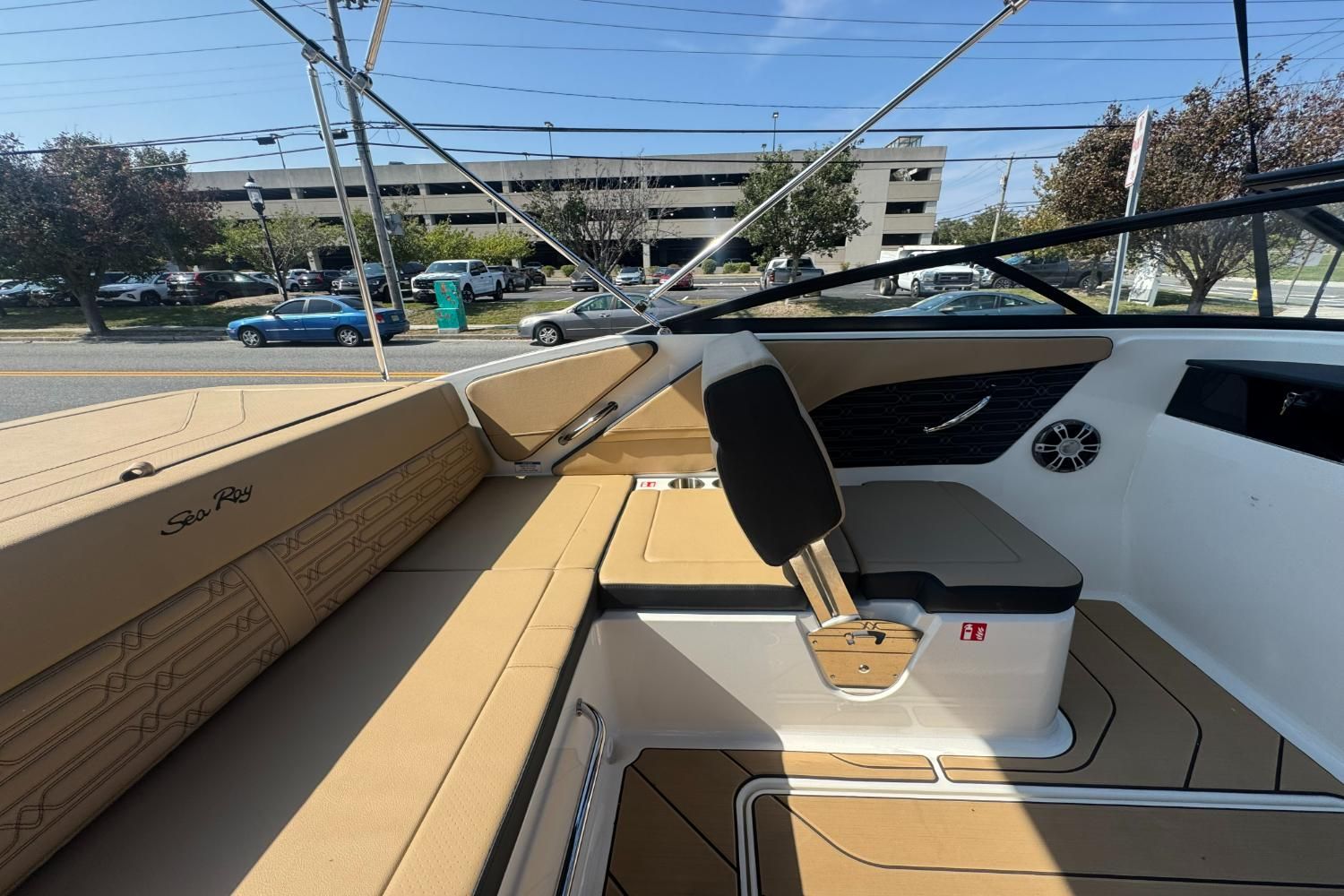 2025 Sea Ray SPX 190 Image Thumbnail #8