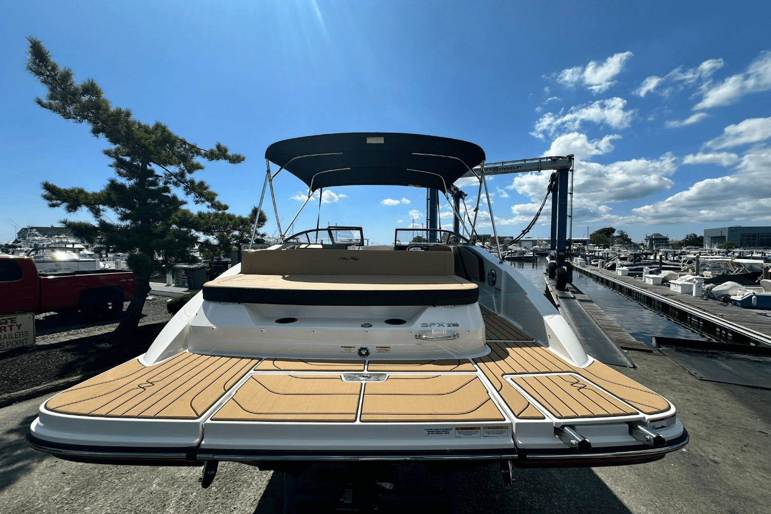 2025 Sea Ray SPX 210 Image Thumbnail #3