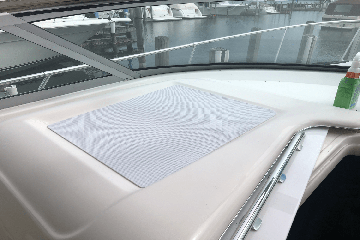 1997 Sea Ray 330 EXPRESS CRUISER Image Thumbnail #43