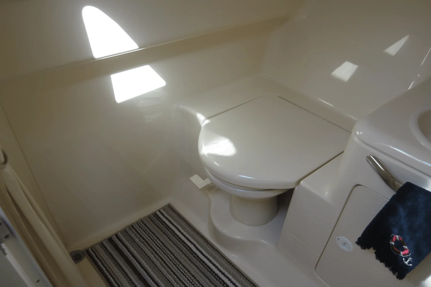 1997 Sea Ray 330 EXPRESS CRUISER Image Thumbnail #57