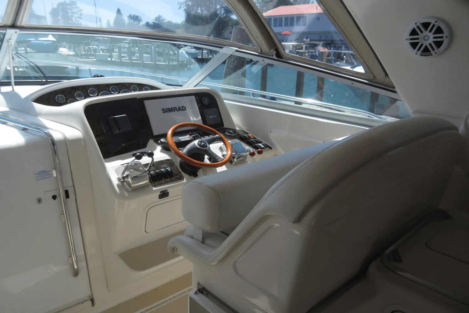 1997 Sea Ray 330 EXPRESS CRUISER Image Thumbnail #42