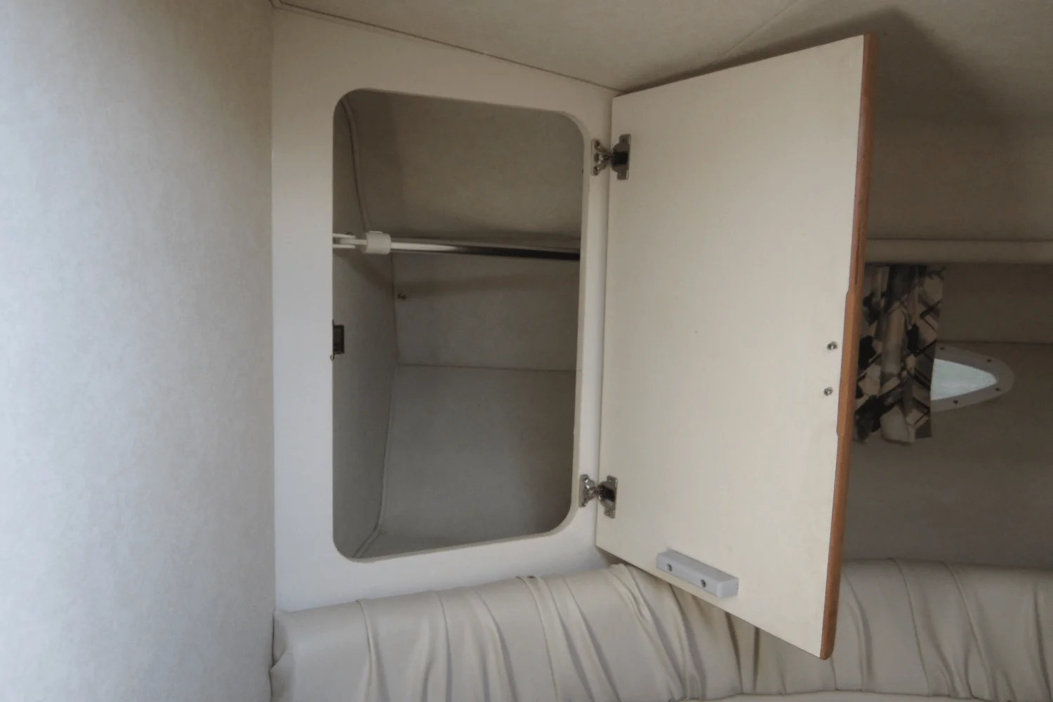 1997 Sea Ray 330 EXPRESS CRUISER Image Thumbnail #63