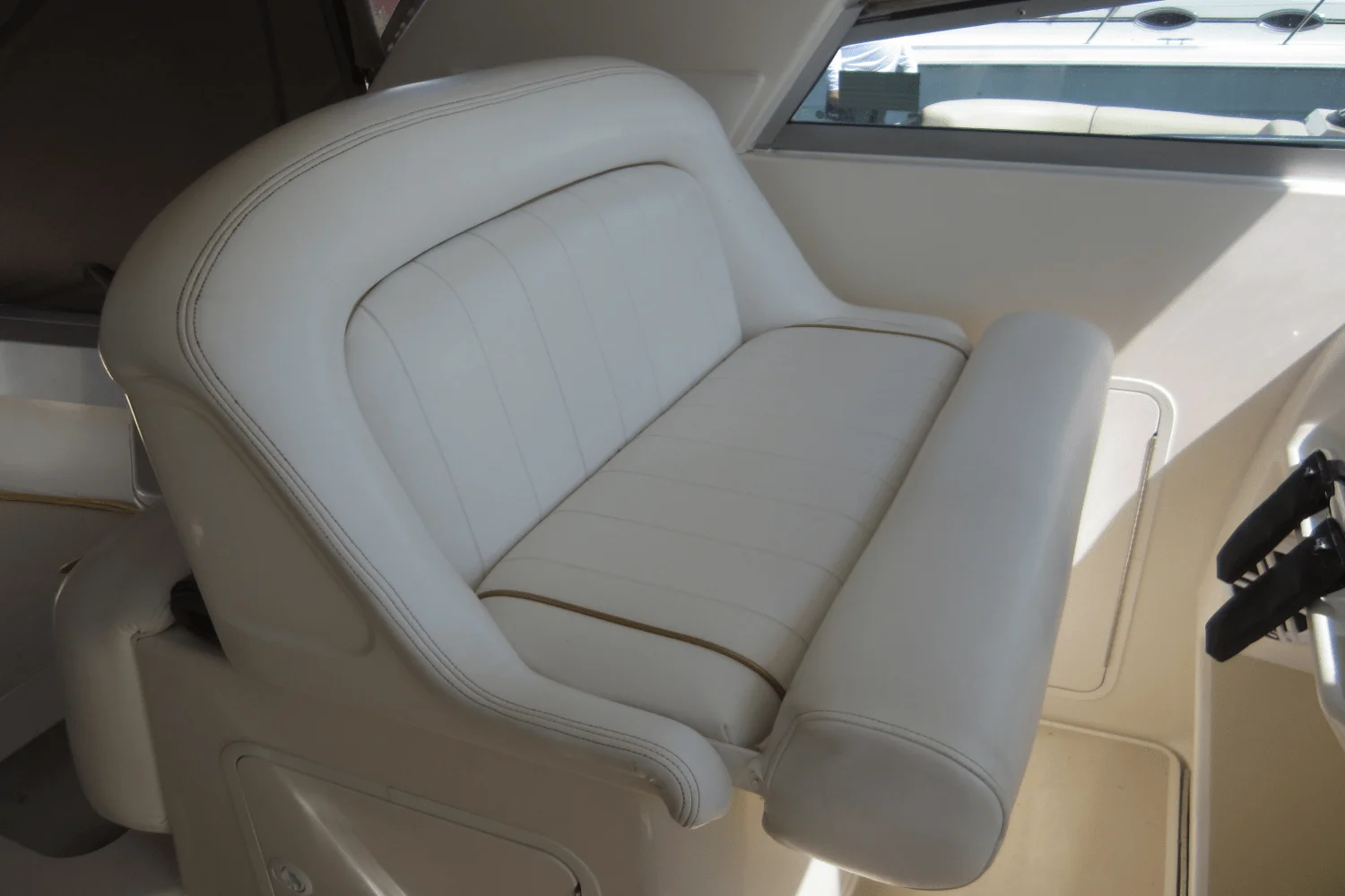 1997 Sea Ray 330 EXPRESS CRUISER Image Thumbnail #27