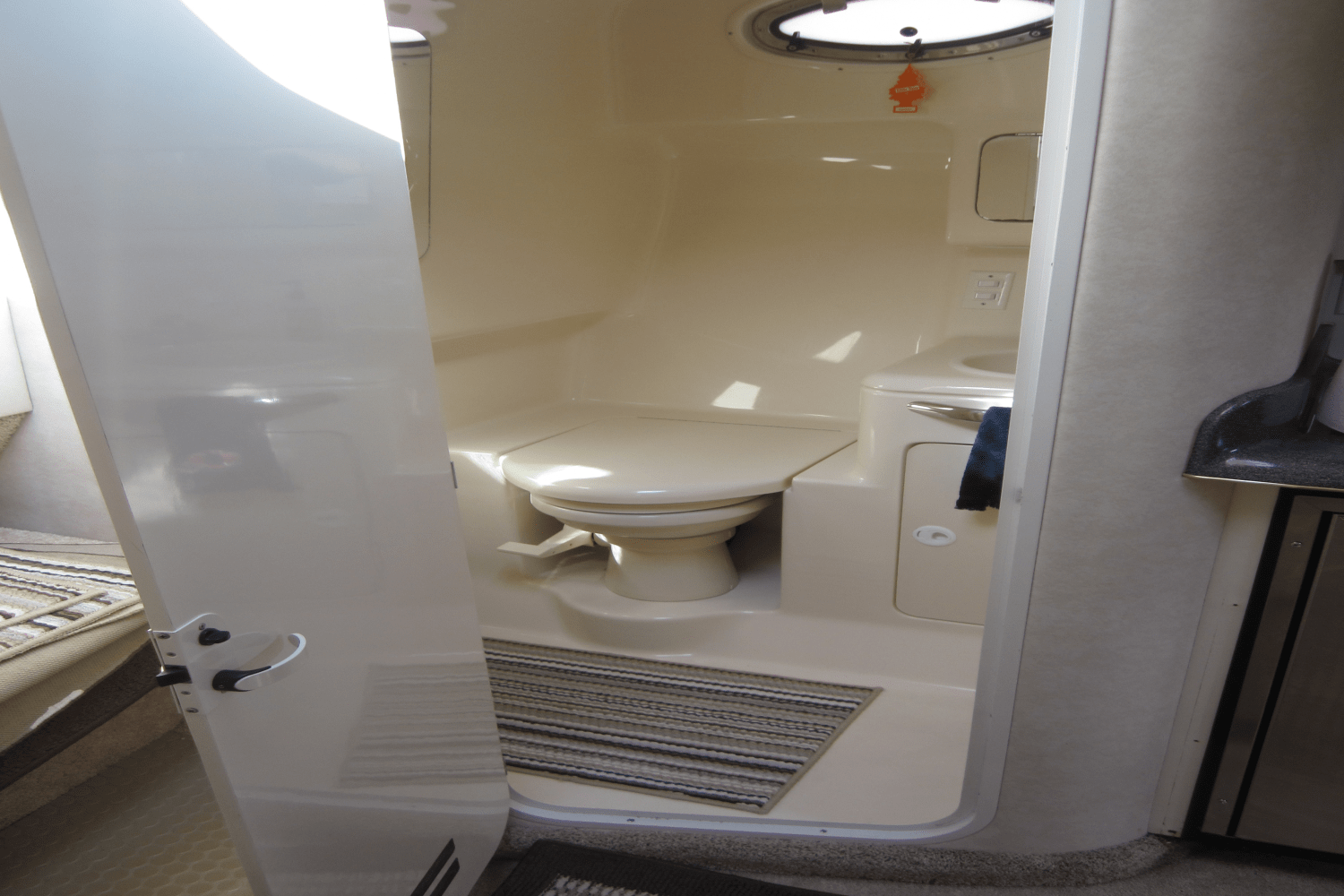 1997 Sea Ray 330 EXPRESS CRUISER Image Thumbnail #53